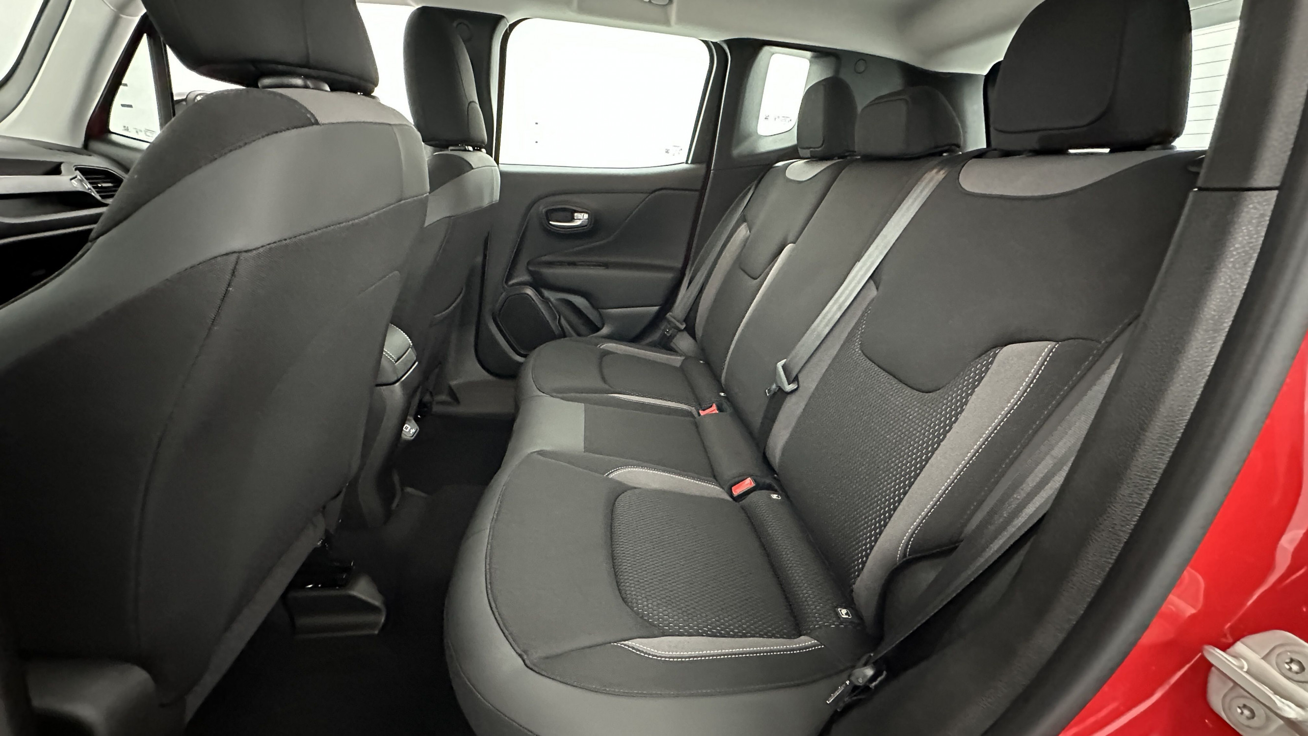 Vente en ligne Jeep Renegade RENEGADE 1.5 Turbo T4 130ch Limited e-Hybrid BVR7 au prix de 25 900 €