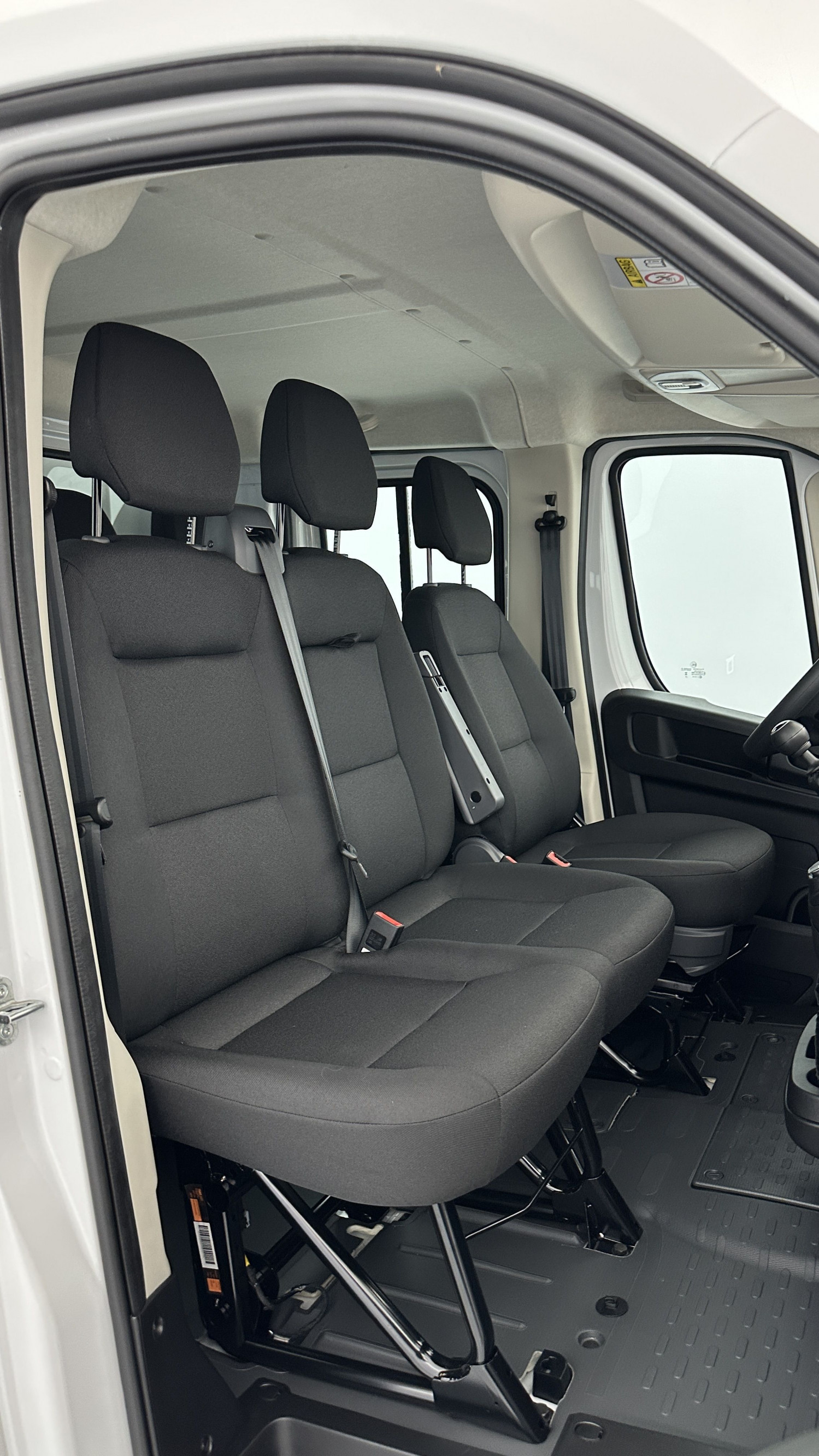Vente en ligne Fiat Ducato Fourgon DUCATO CA L4 3.5t Maxi 2.2 180ch Heavy Duty Benne Aluminium + Coffre JPM au prix de 42 200 €