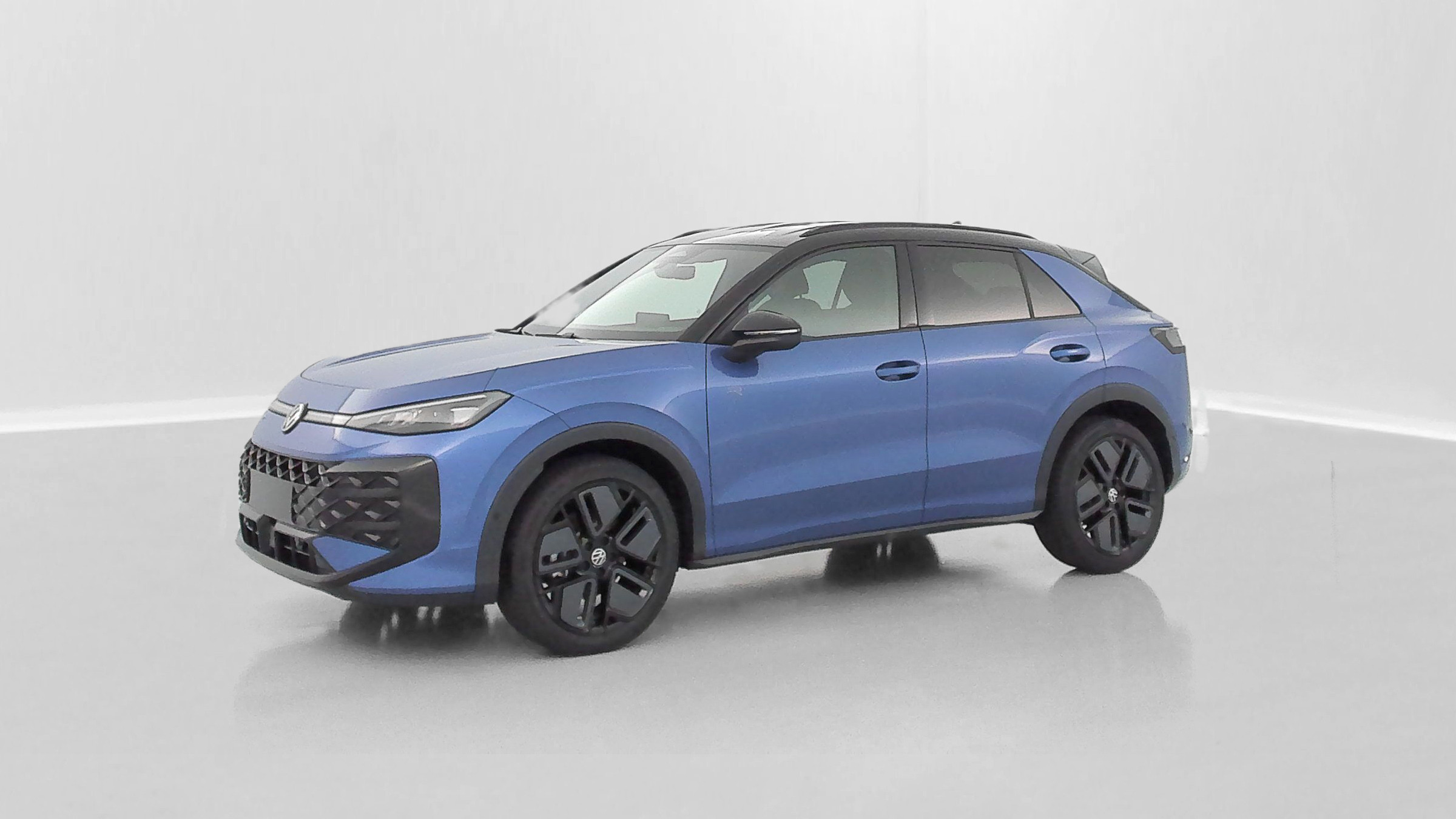 Vente en ligne Volkswagen T-Roc T-ROC 1.5 eTSI EVO2 Hybrid 150ch R-Line DSG7 au prix de 38 110 €