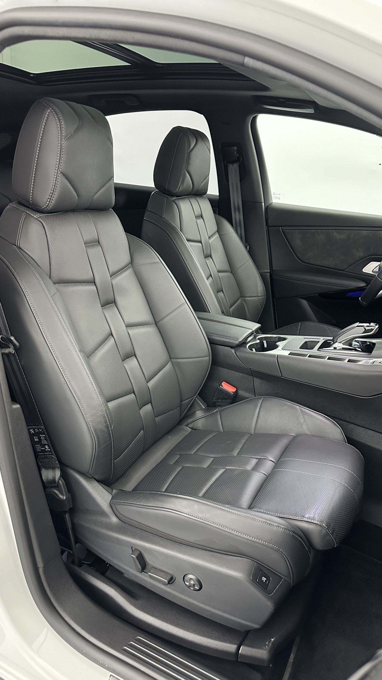 Vente en ligne Ds DS7 Crossback DS7 CROSSBACK 1.6 Hybride E-Tense 300 EAT8 4x4 Rivoli au prix de 45 320 €