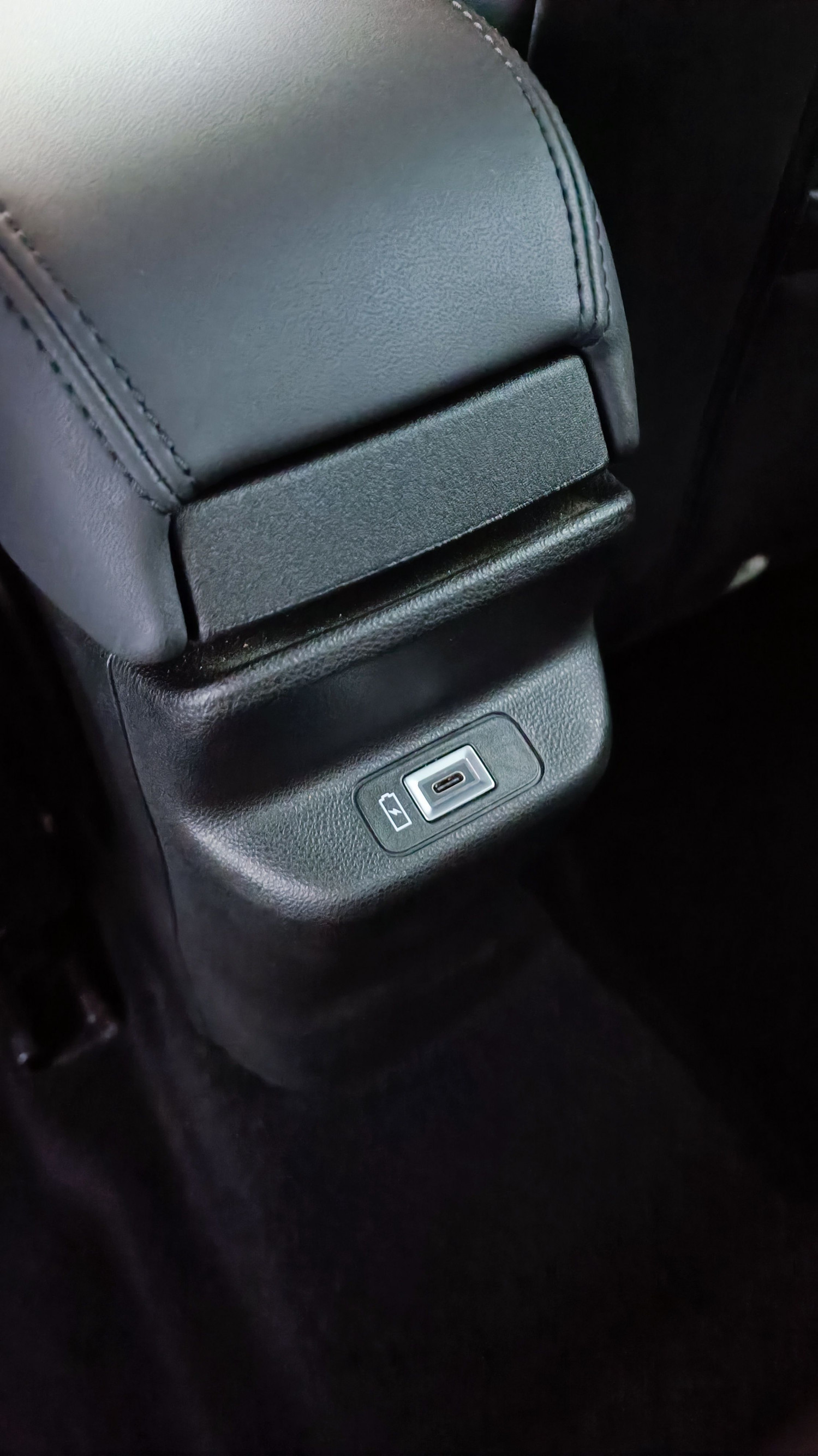 Vente en ligne Jeep Avenger AVENGER 1.2 T3 100ch Altitude au prix de 21 700 €