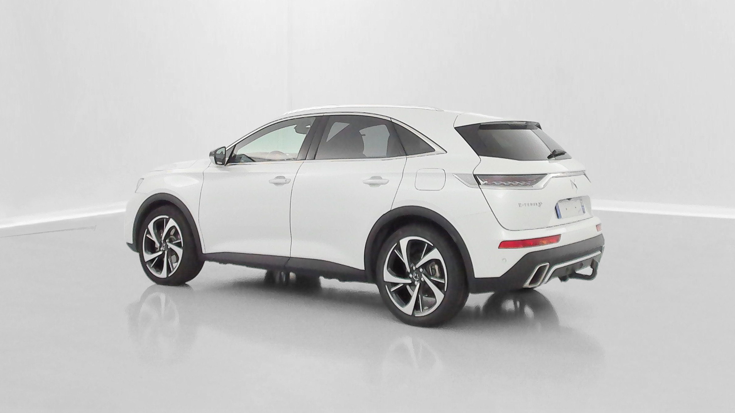 Vente en ligne Ds DS7 Crossback DS7 CROSSBACK 1.6 Hybride E-Tense 300 EAT8 4x4 Rivoli au prix de 45 320 €