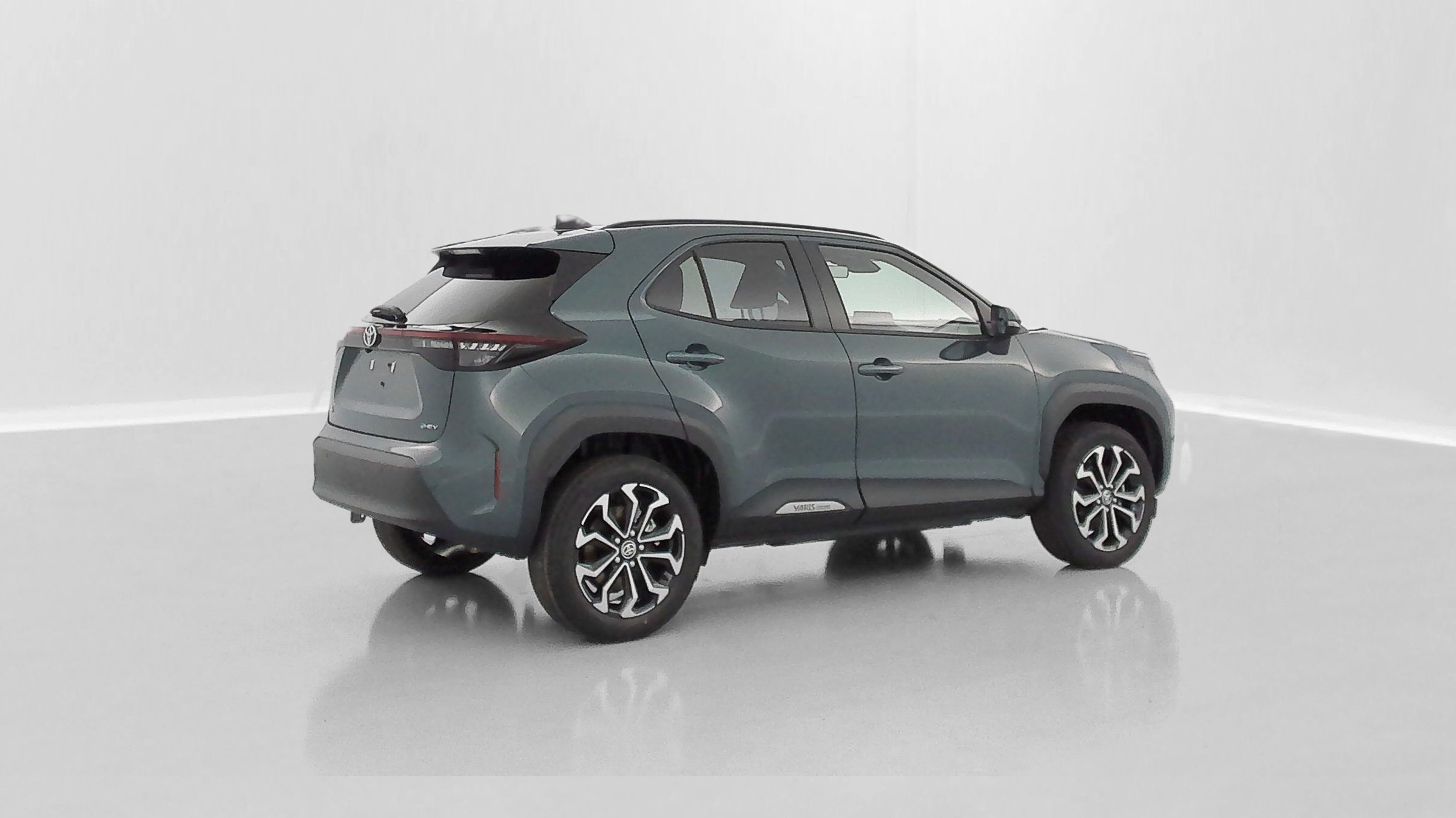 Vente en ligne Toyota Yaris Cross YARIS CROSS 1.5 Hybride 130h Design e-CVT au prix de 28 900 €