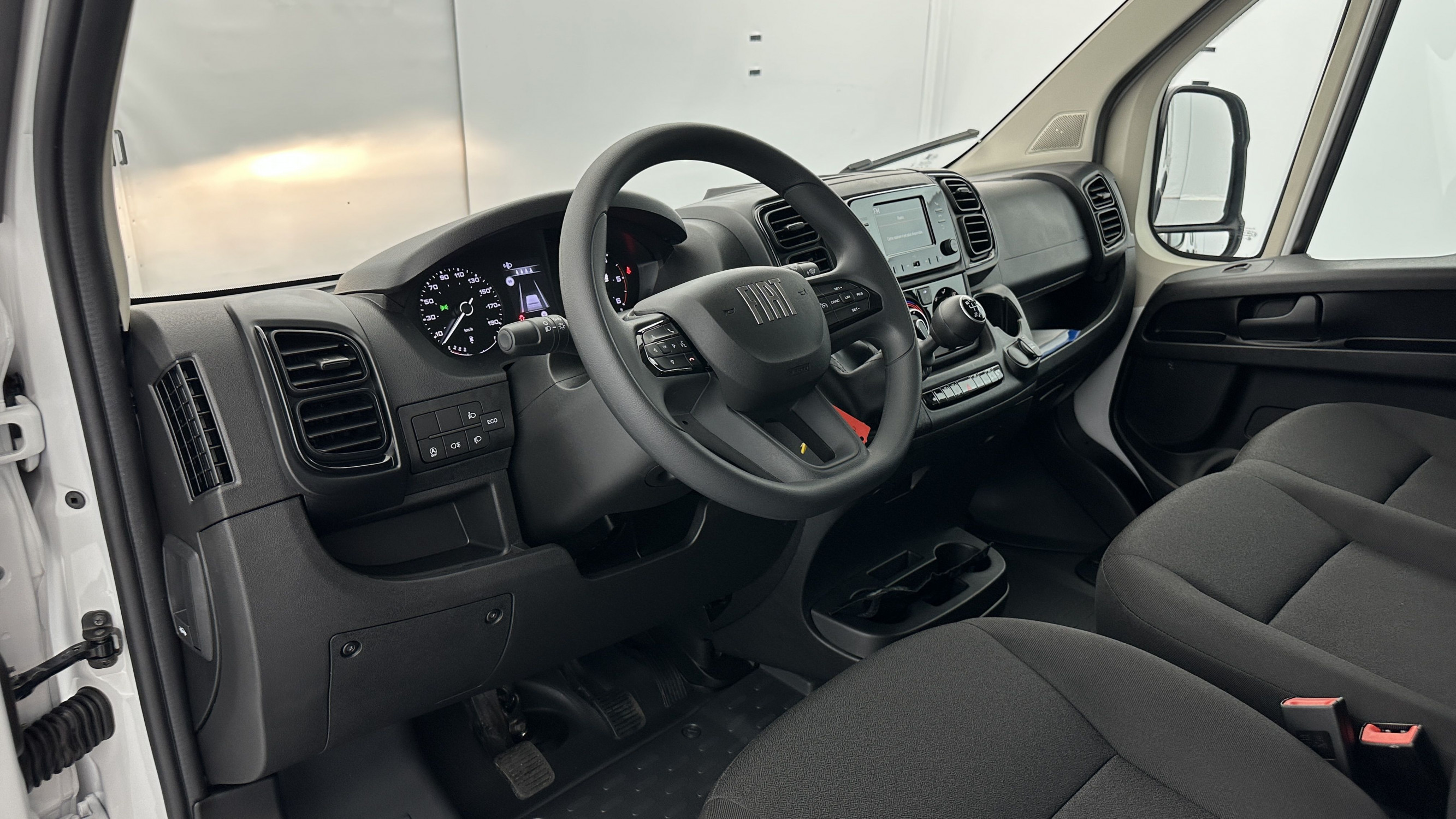 Vente en ligne Fiat Ducato Fourgon DUCATO CA L4 3.5t Maxi 2.2 180ch Heavy Duty Benne Aluminium + Coffre JPM au prix de 42 200 €