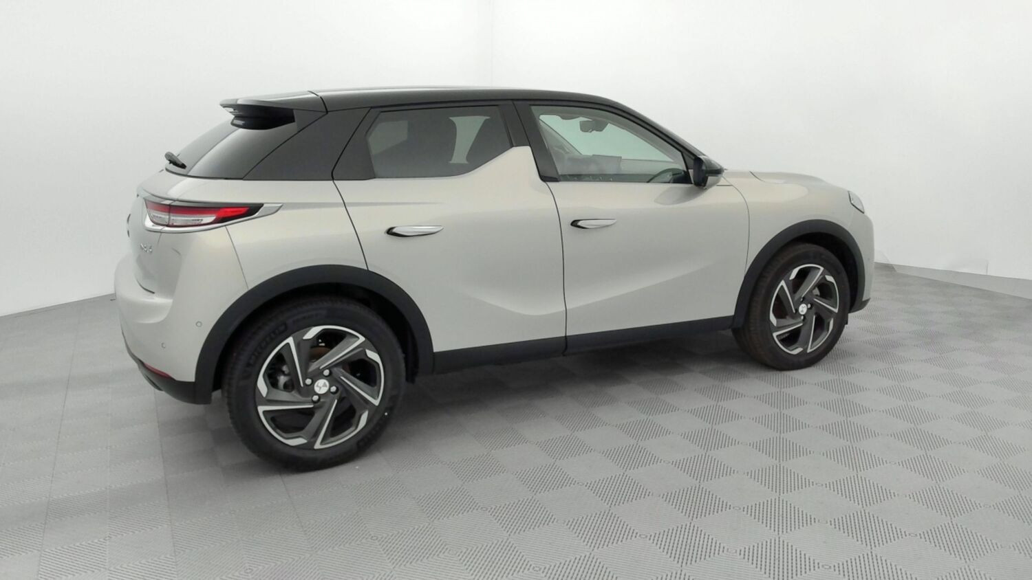 Vente en ligne Ds Ds3 Crossback DS3 CROSSBACK E-Tense Rivoli 136ch au prix de 31 600 €