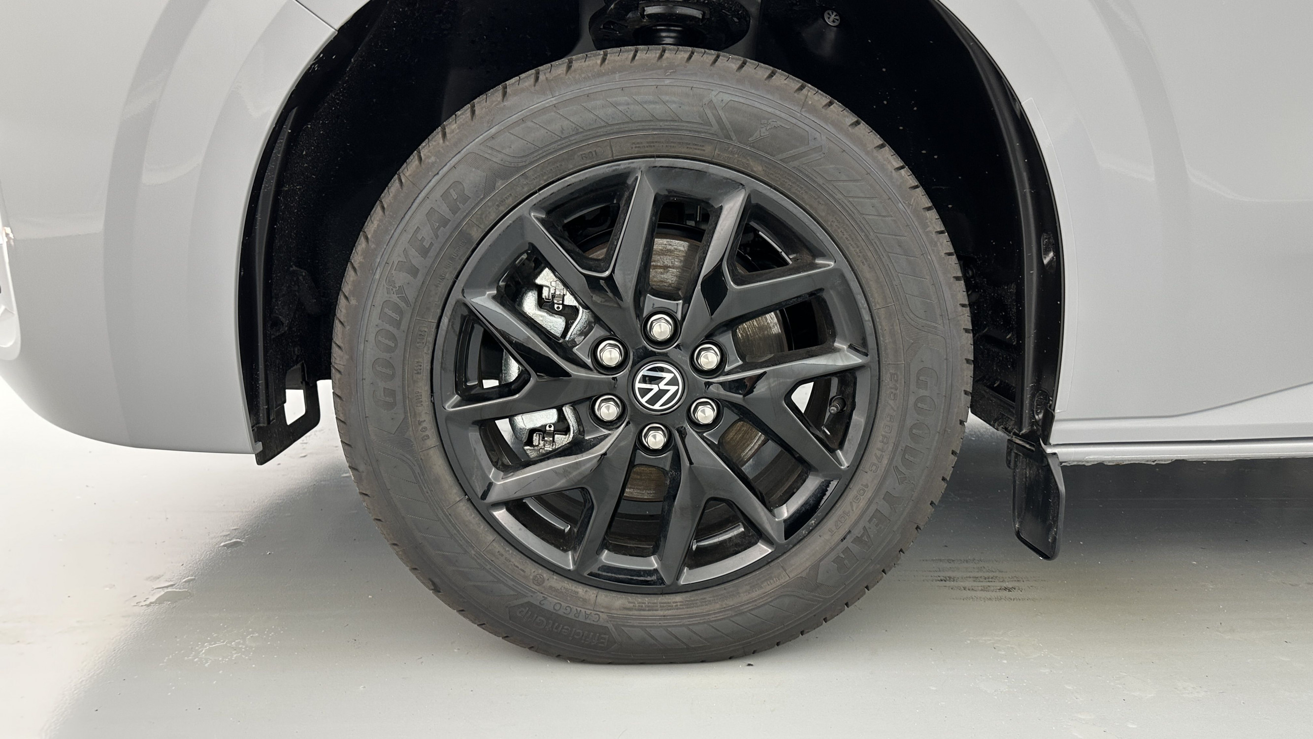 Vente en ligne Volkswagen Transporter TRANSPORTER T7 L2H1 2.0 TDI 150ch Business BVA8 au prix de 45 440 €
