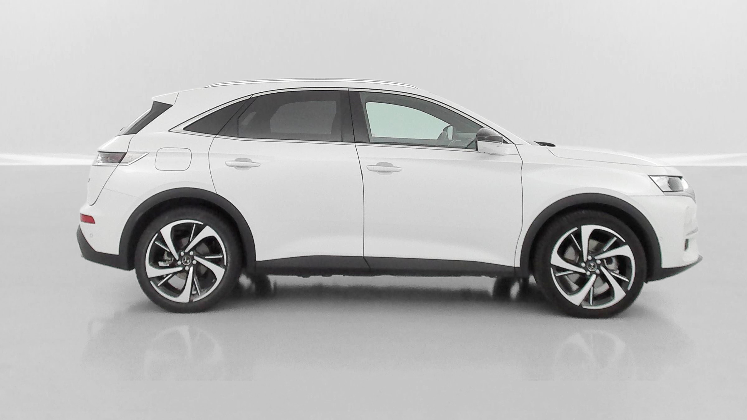Vente en ligne Ds DS7 Crossback DS7 CROSSBACK 1.6 Hybride E-Tense 300 EAT8 4x4 Rivoli au prix de 45 320 €