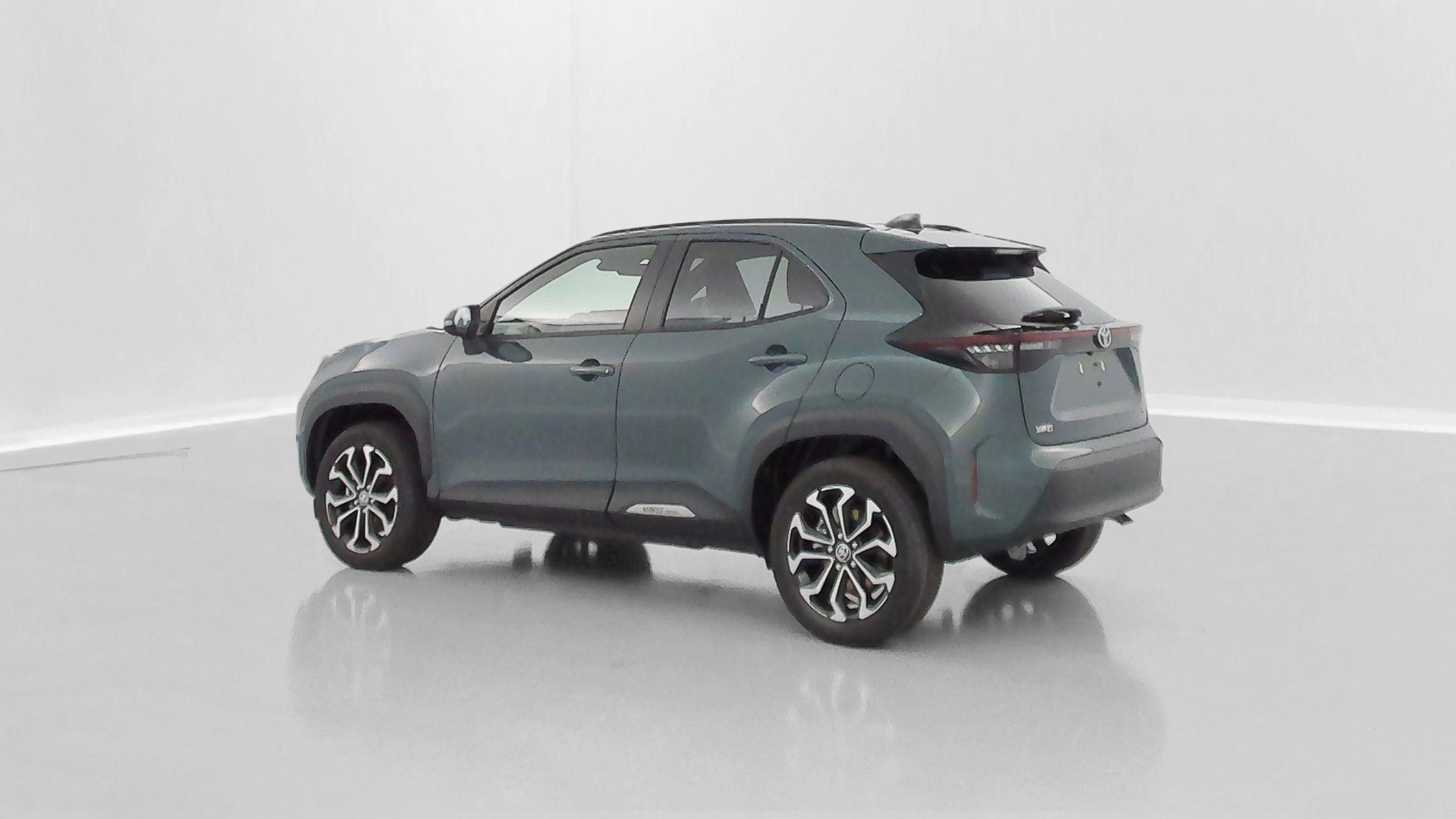Vente en ligne Toyota Yaris Cross YARIS CROSS 1.5 Hybride 130h Design e-CVT au prix de 28 900 €