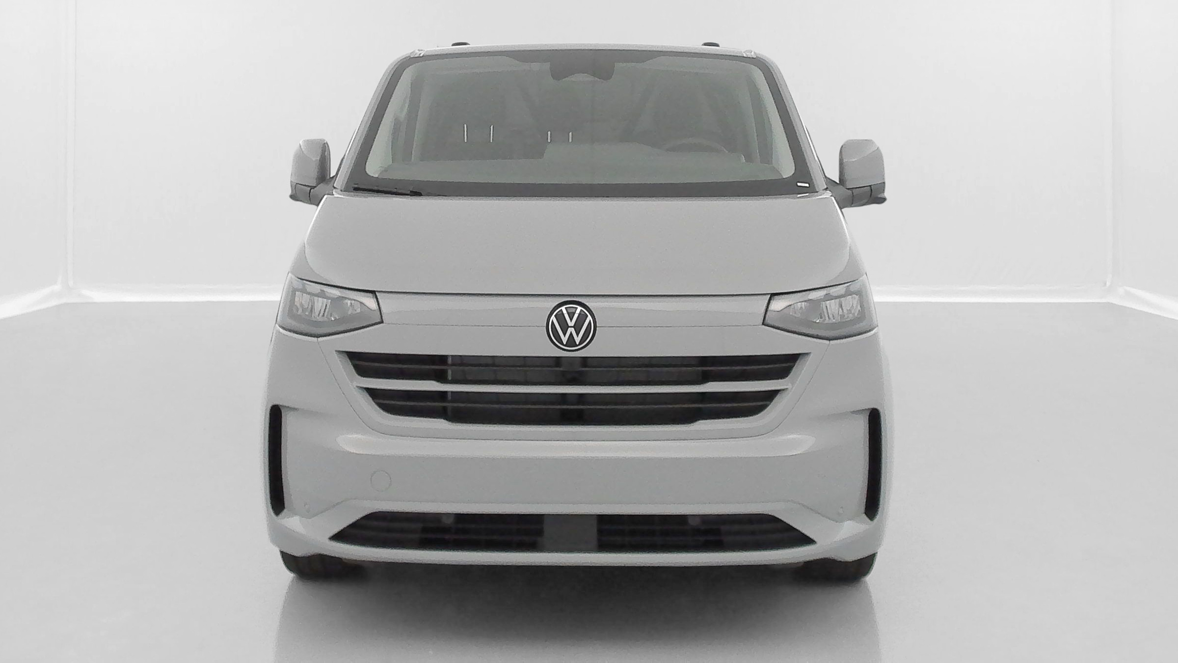 Vente en ligne Volkswagen Transporter TRANSPORTER T7 L2H1 2.0 TDI 150ch Business BVA8 au prix de 45 440 €