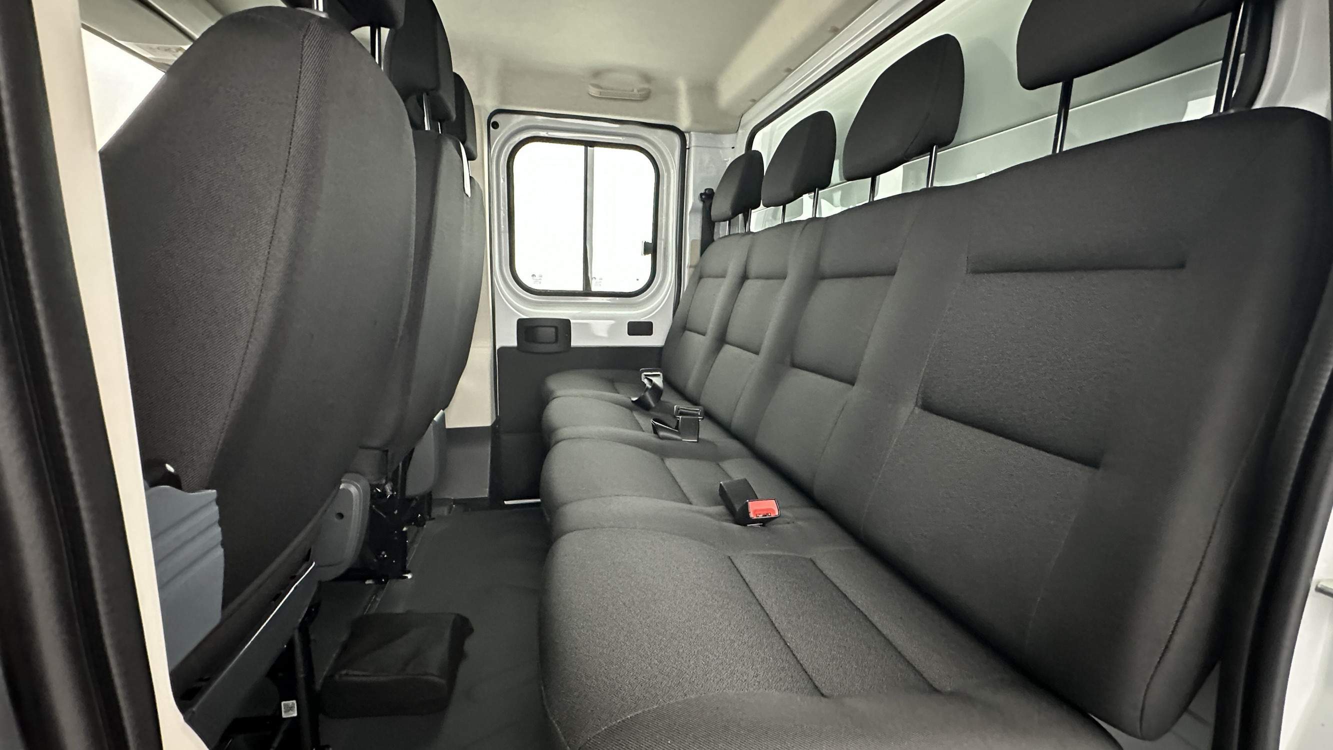 Vente en ligne Fiat Ducato Fourgon DUCATO CA L4 3.5t Maxi 2.2 180ch Heavy Duty Benne Aluminium + Coffre JPM au prix de 42 200 €