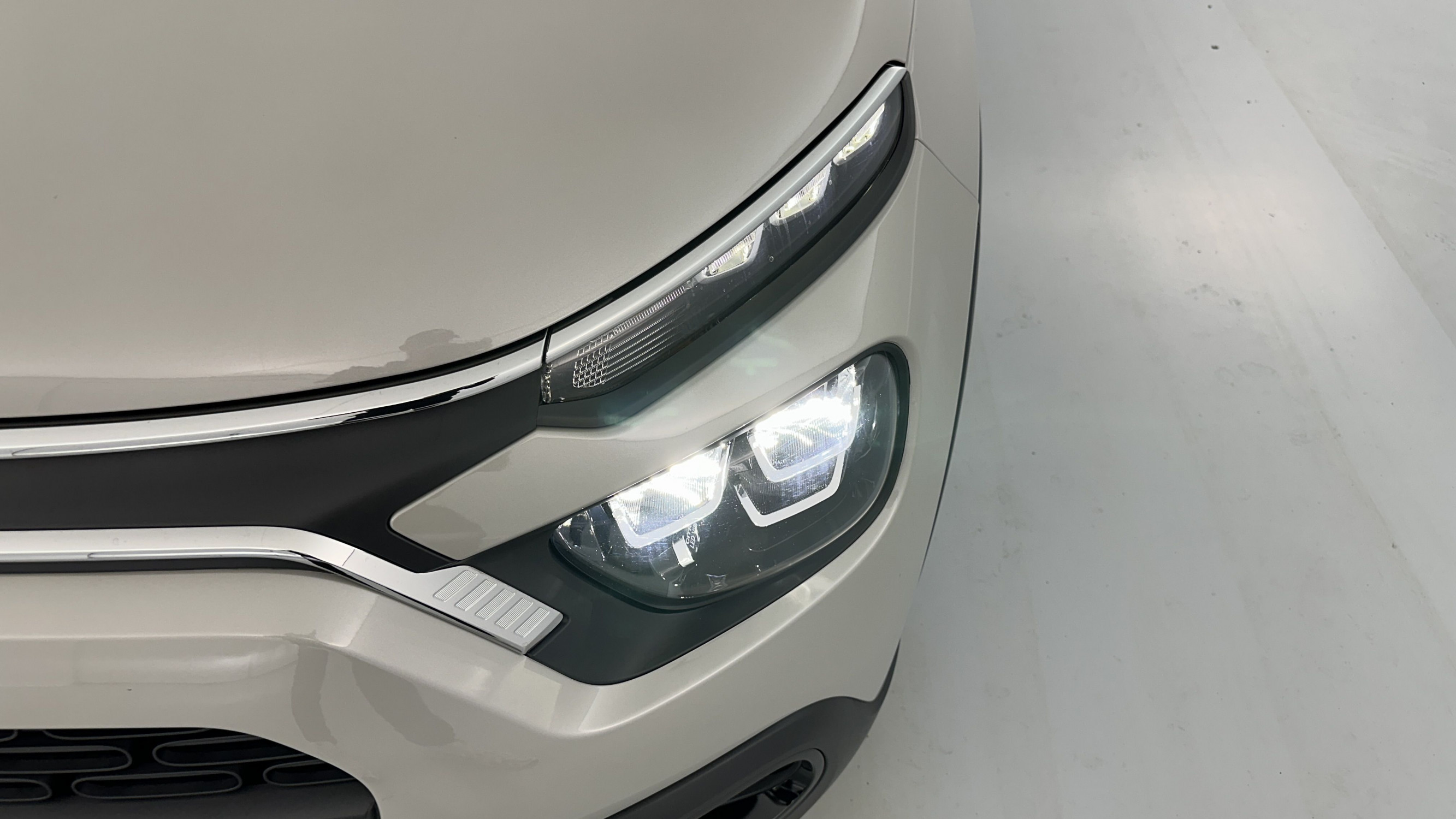 Vente en ligne Citroën C3 C3 1.2 PureTech 83ch Feel Pack au prix de 19 520 €