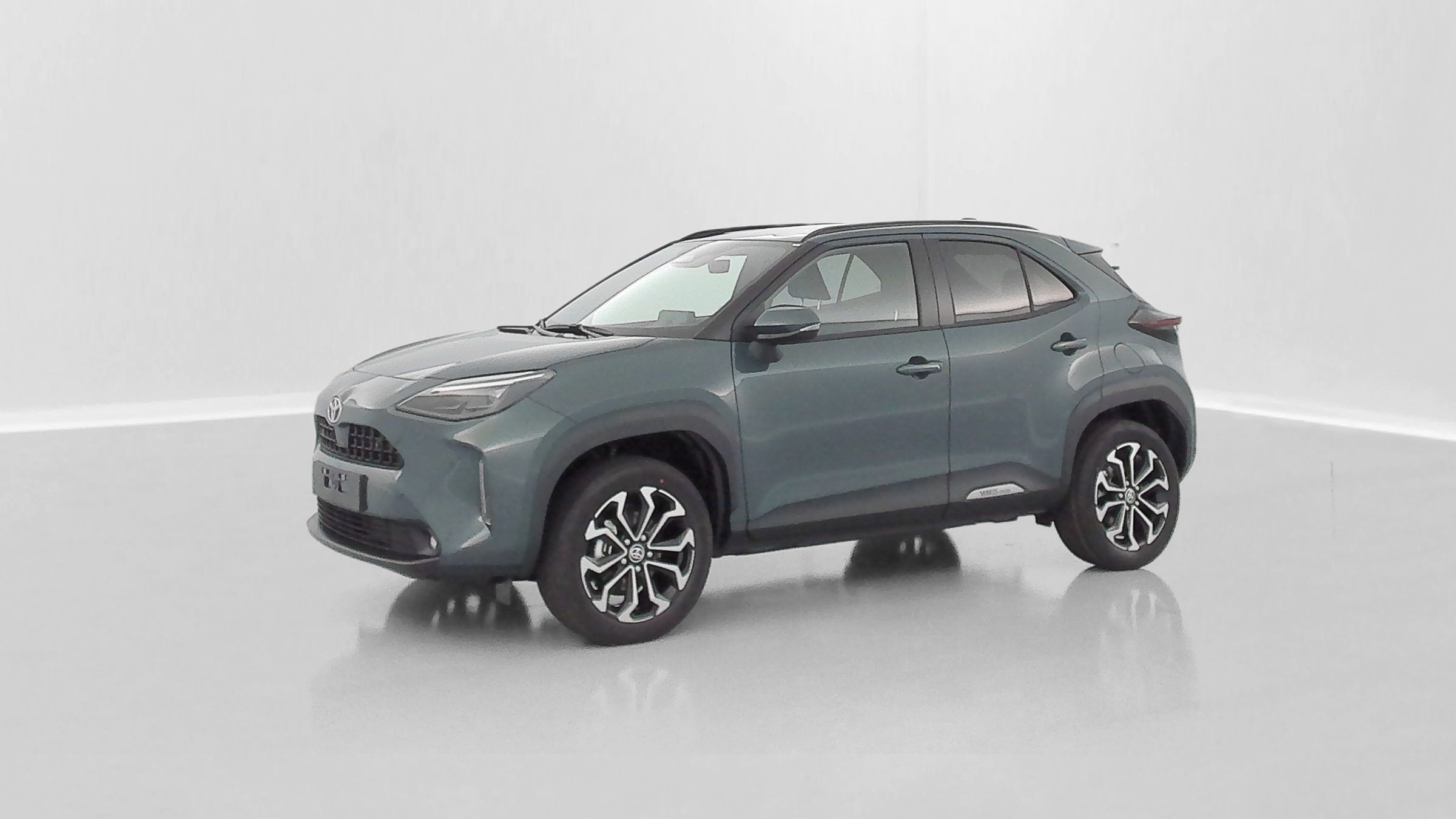 Vente en ligne Toyota Yaris Cross YARIS CROSS 1.5 Hybride 130h Design e-CVT au prix de 28 900 €