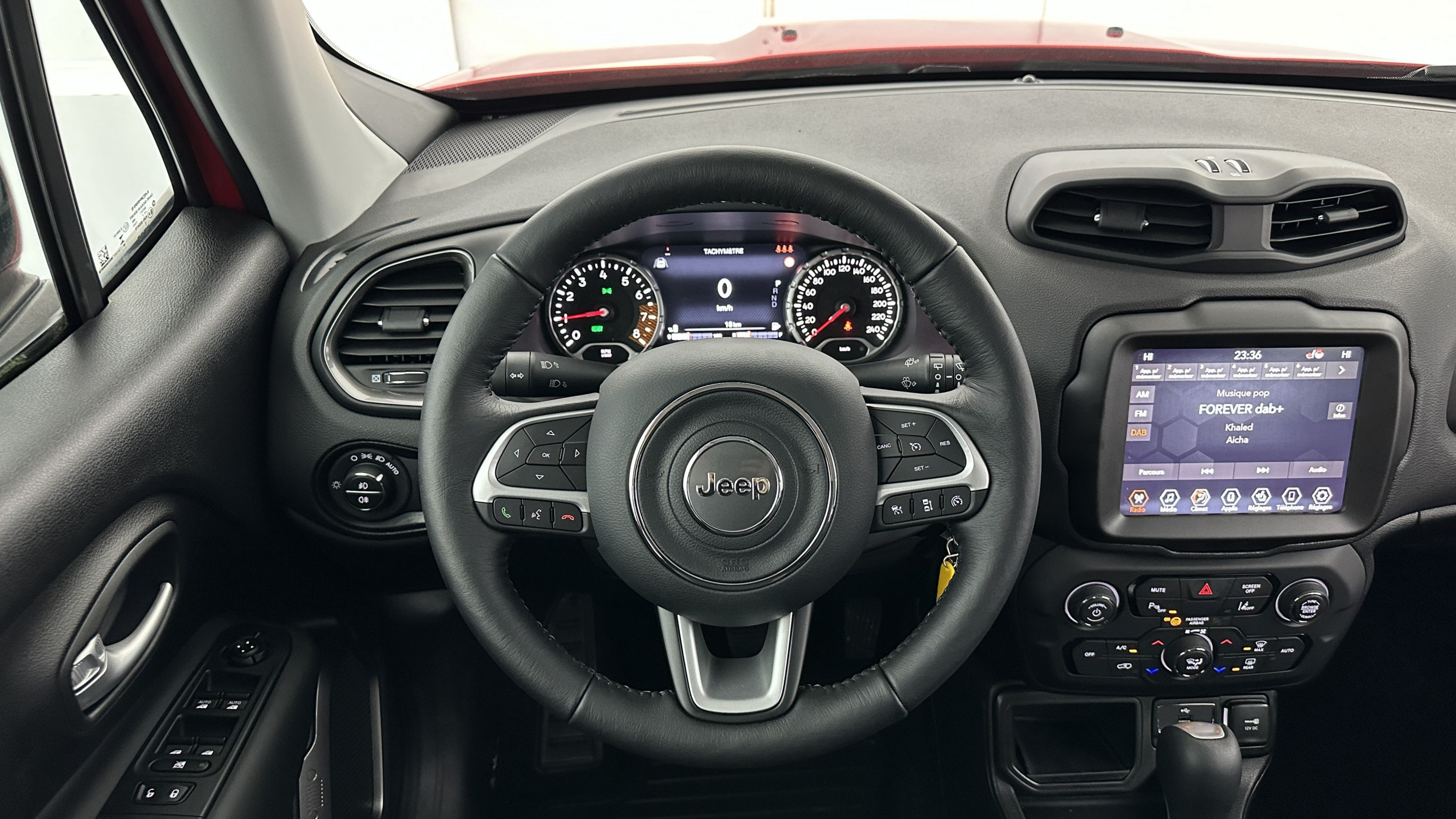 Vente en ligne Jeep Renegade RENEGADE 1.5 Turbo T4 130ch Limited e-Hybrid BVR7 au prix de 25 900 €