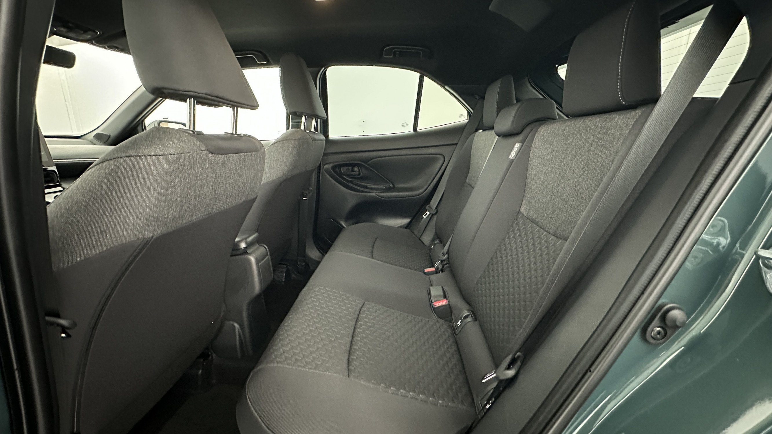Vente en ligne Toyota Yaris Cross YARIS CROSS 1.5 Hybride 130h Design e-CVT au prix de 28 900 €