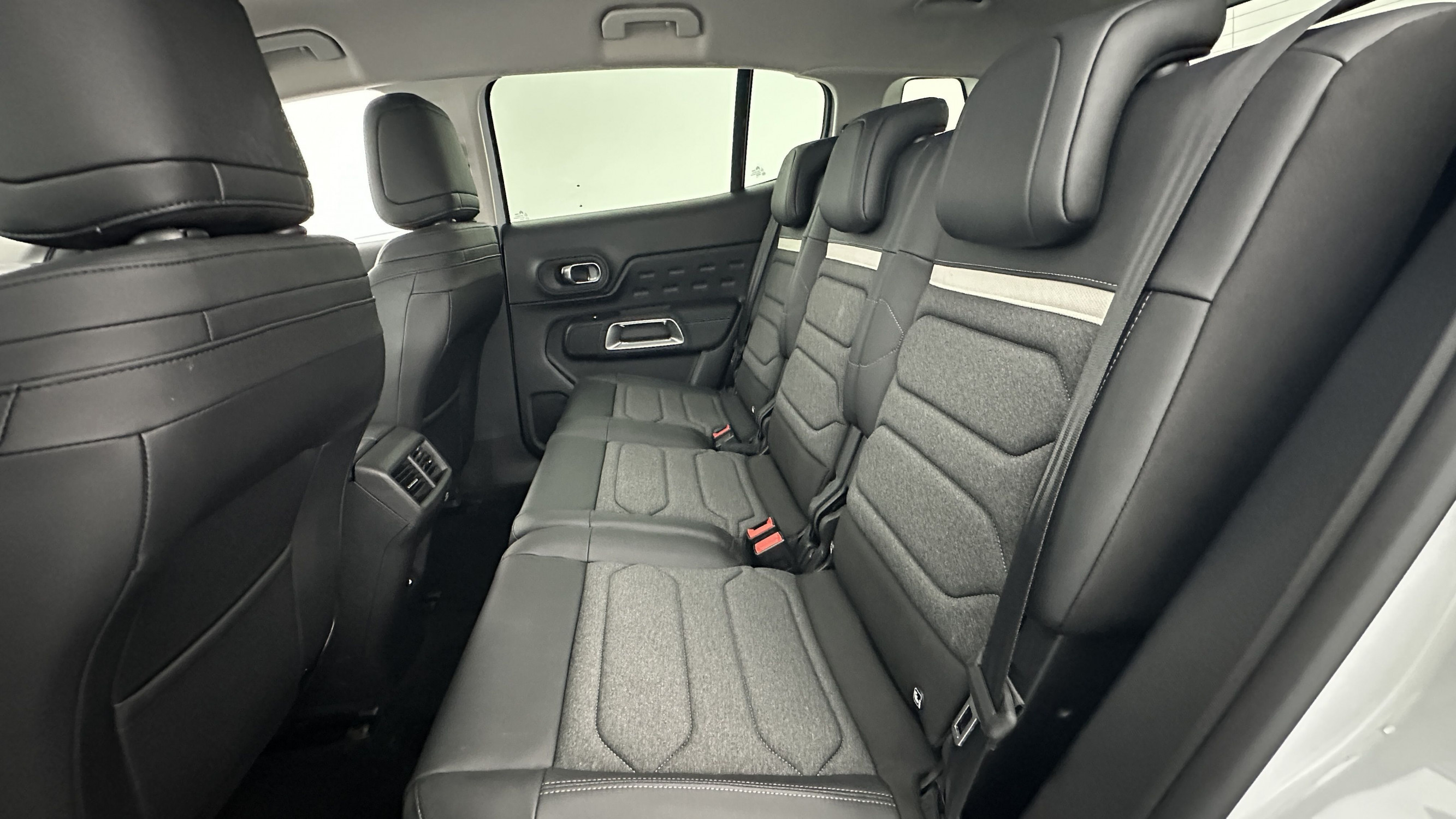 Vente en ligne Citroën C5 Aircross C5 AIRCROSS 1.2 Hybride 145ch Max e-DCS6 au prix de 27 910 €