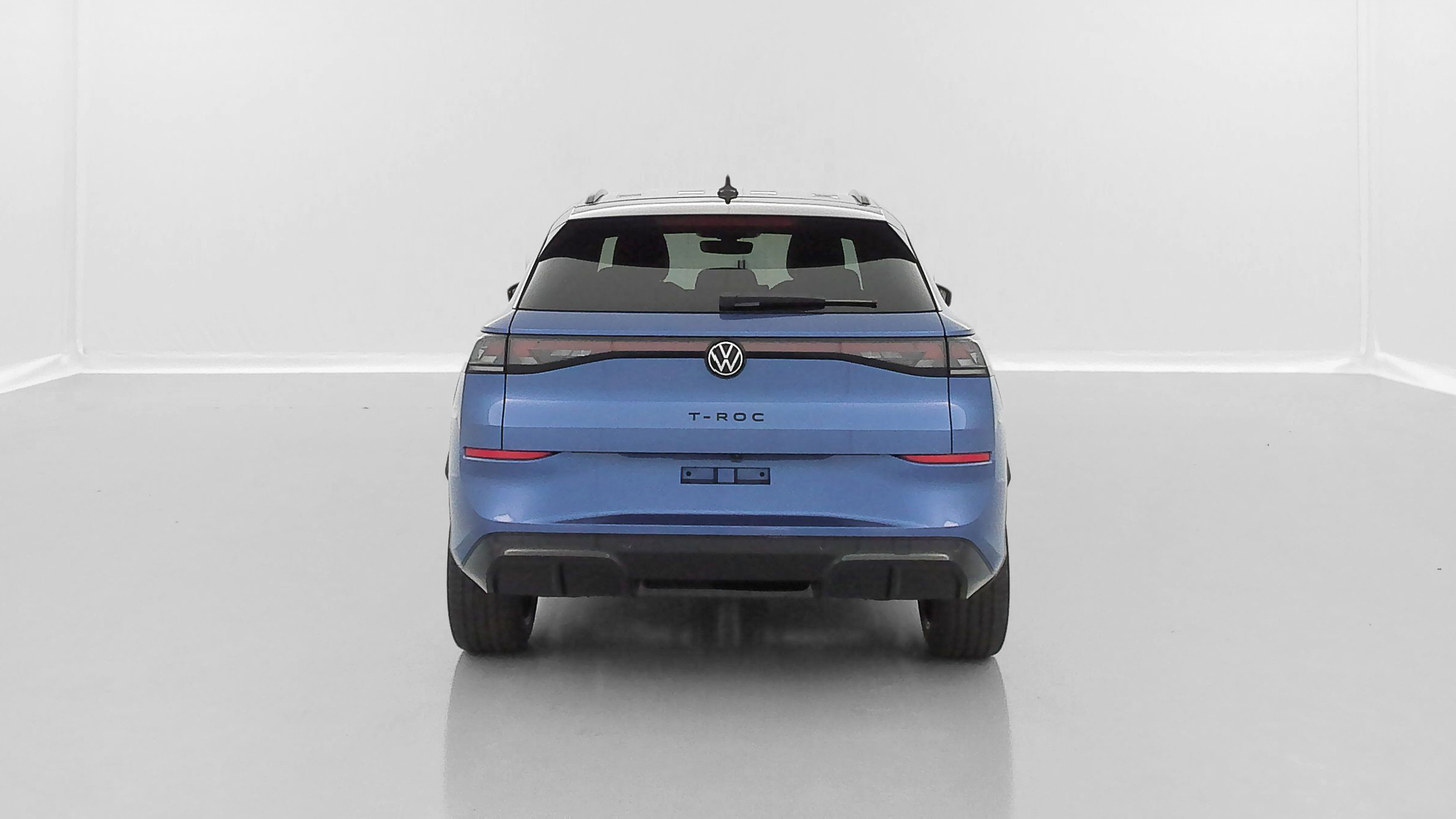 Vente en ligne Volkswagen T-Roc T-ROC 1.5 eTSI EVO2 Hybrid 150ch R-Line DSG7 au prix de 38 110 €