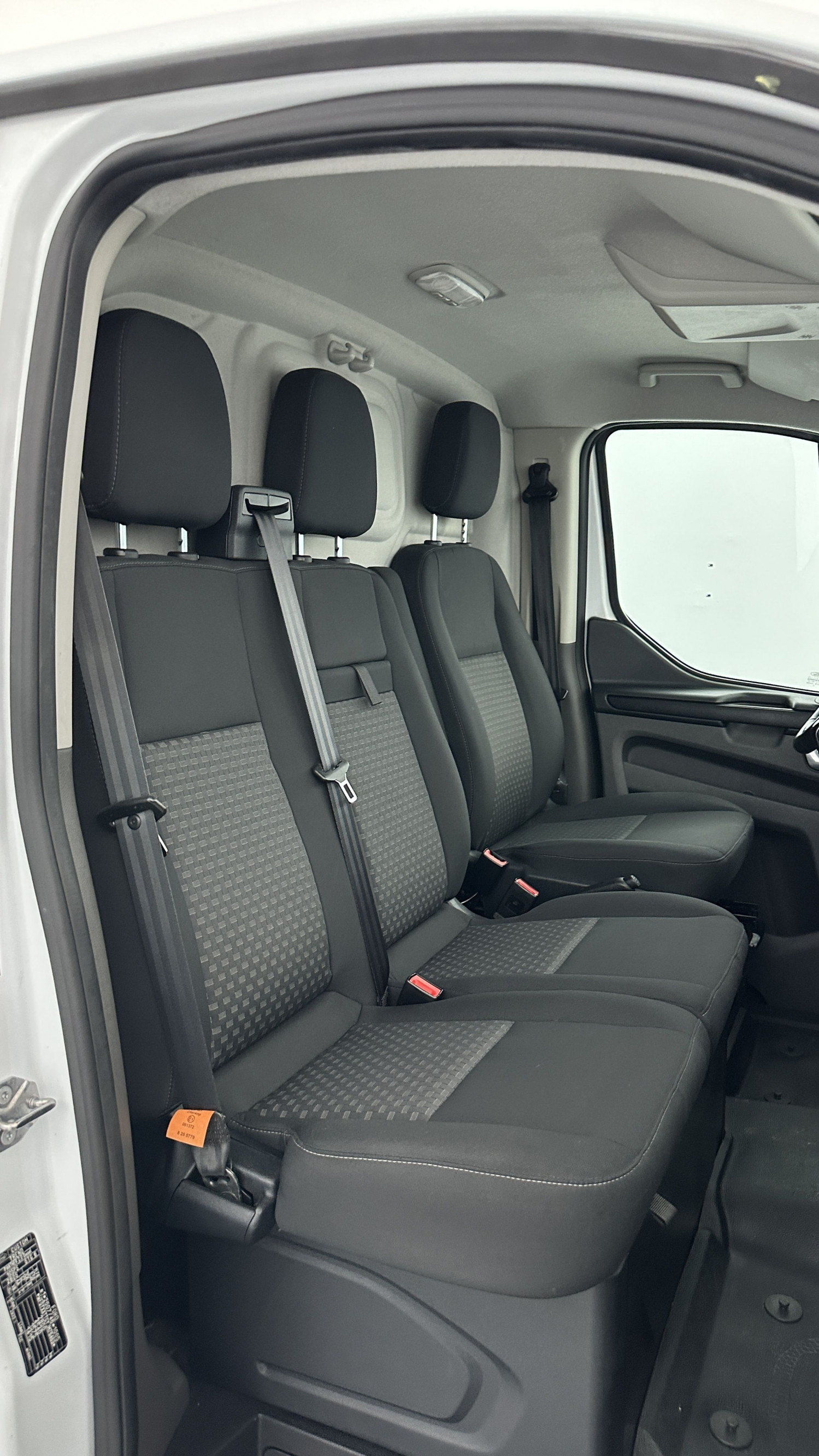 Vente en ligne Ford Transit Custom TRANSIT CUSTOM 280 L1H1 2.0 Ecoblue 105ch Trend Business au prix de 17 480 €
