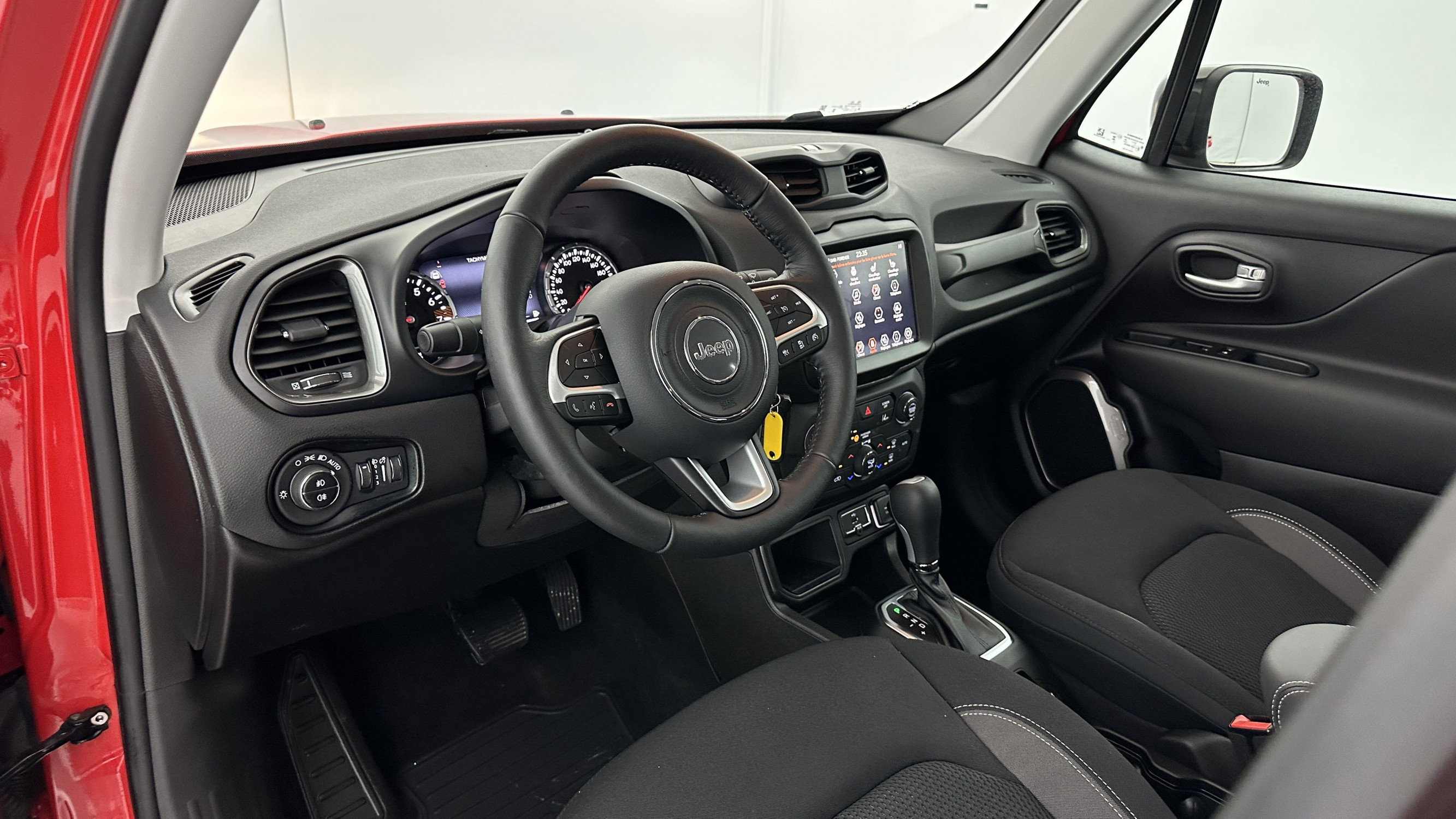 Vente en ligne Jeep Renegade RENEGADE 1.5 Turbo T4 130ch Limited e-Hybrid BVR7 au prix de 25 900 €