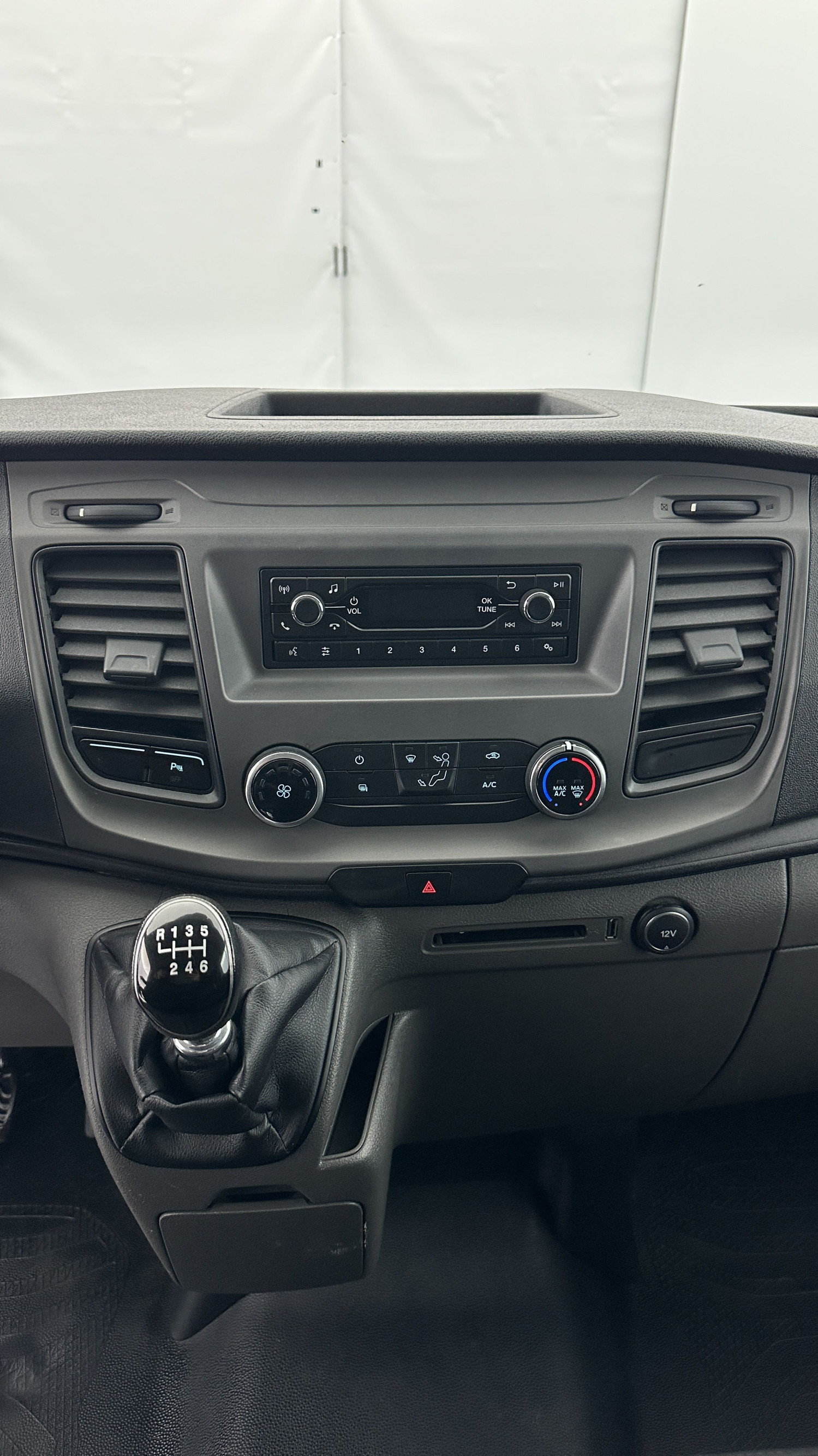 Vente en ligne Ford Transit Custom TRANSIT CUSTOM 280 L1H1 2.0 Ecoblue 105ch Trend Business au prix de 17 480 €