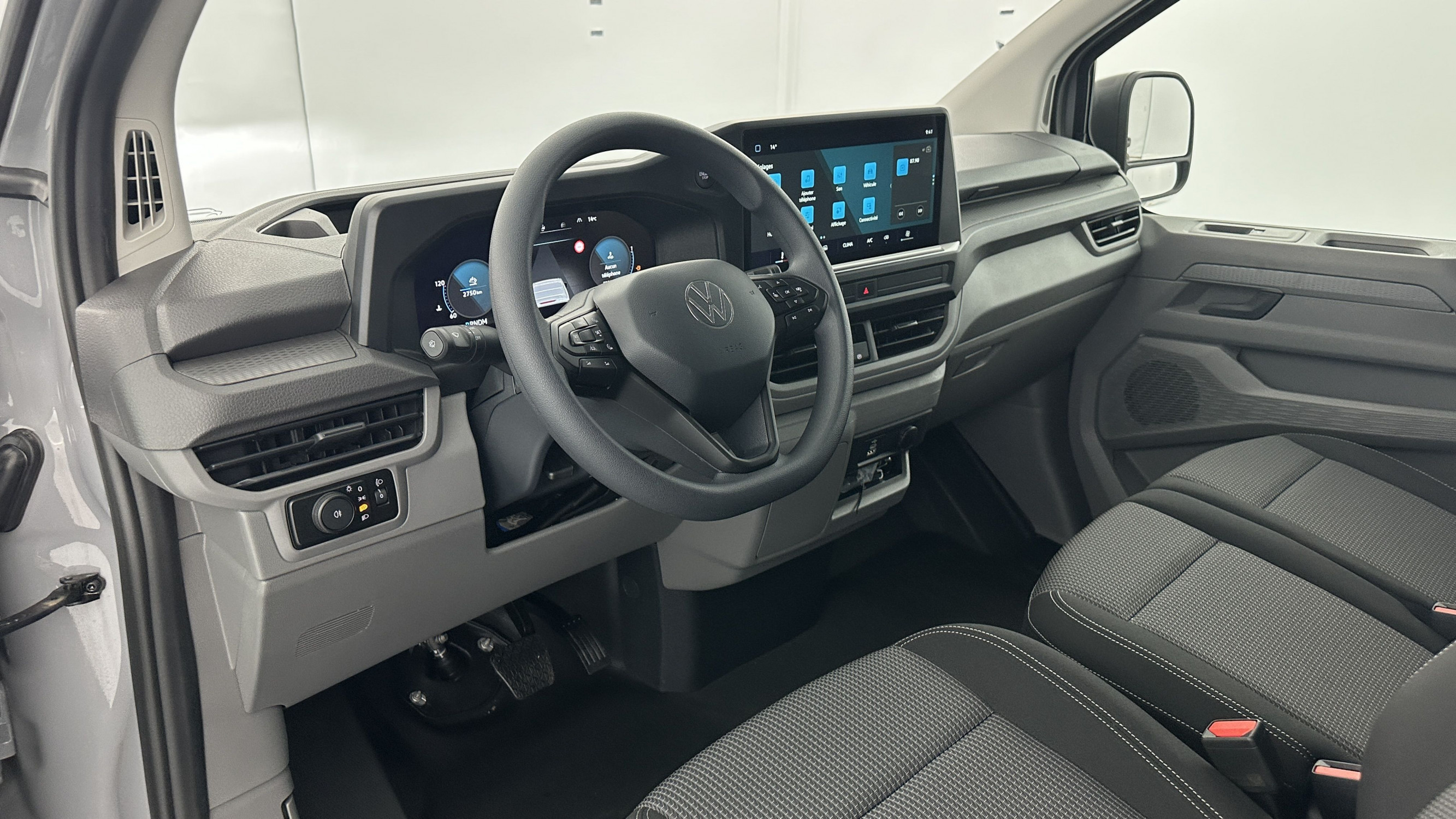 Vente en ligne Volkswagen Transporter TRANSPORTER T7 Van L1 2.0 TDI 150ch Business BVA8 au prix de 39 800 €