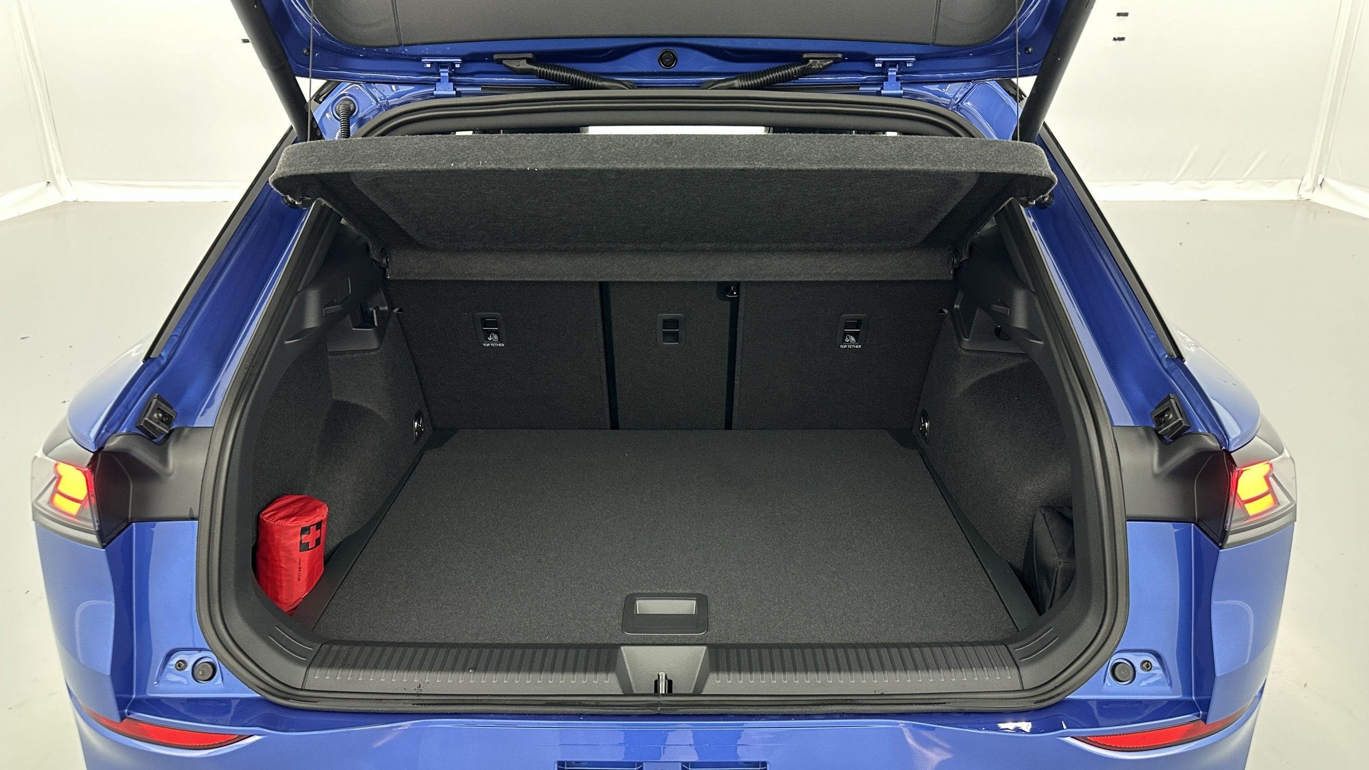 Vente en ligne Volkswagen T-Roc T-ROC 1.5 eTSI EVO2 Hybrid 150ch R-Line DSG7 au prix de 38 110 €