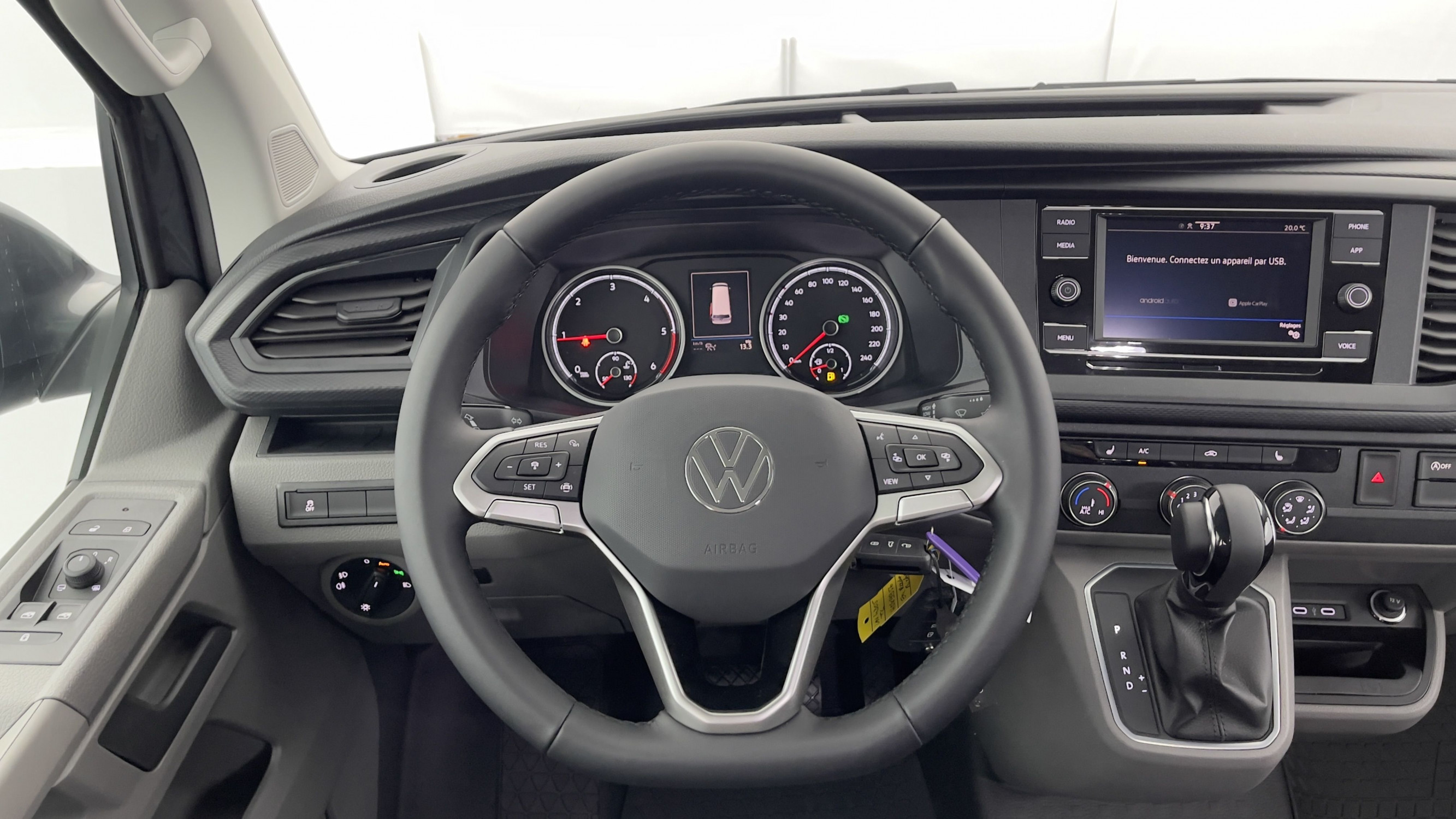 Vente en ligne Volkswagen Transporter TRANSPORTER T 6.1 PROCAB L1 2.0 TDI 150ch Business Plus DSG7 au prix de 55 040 €