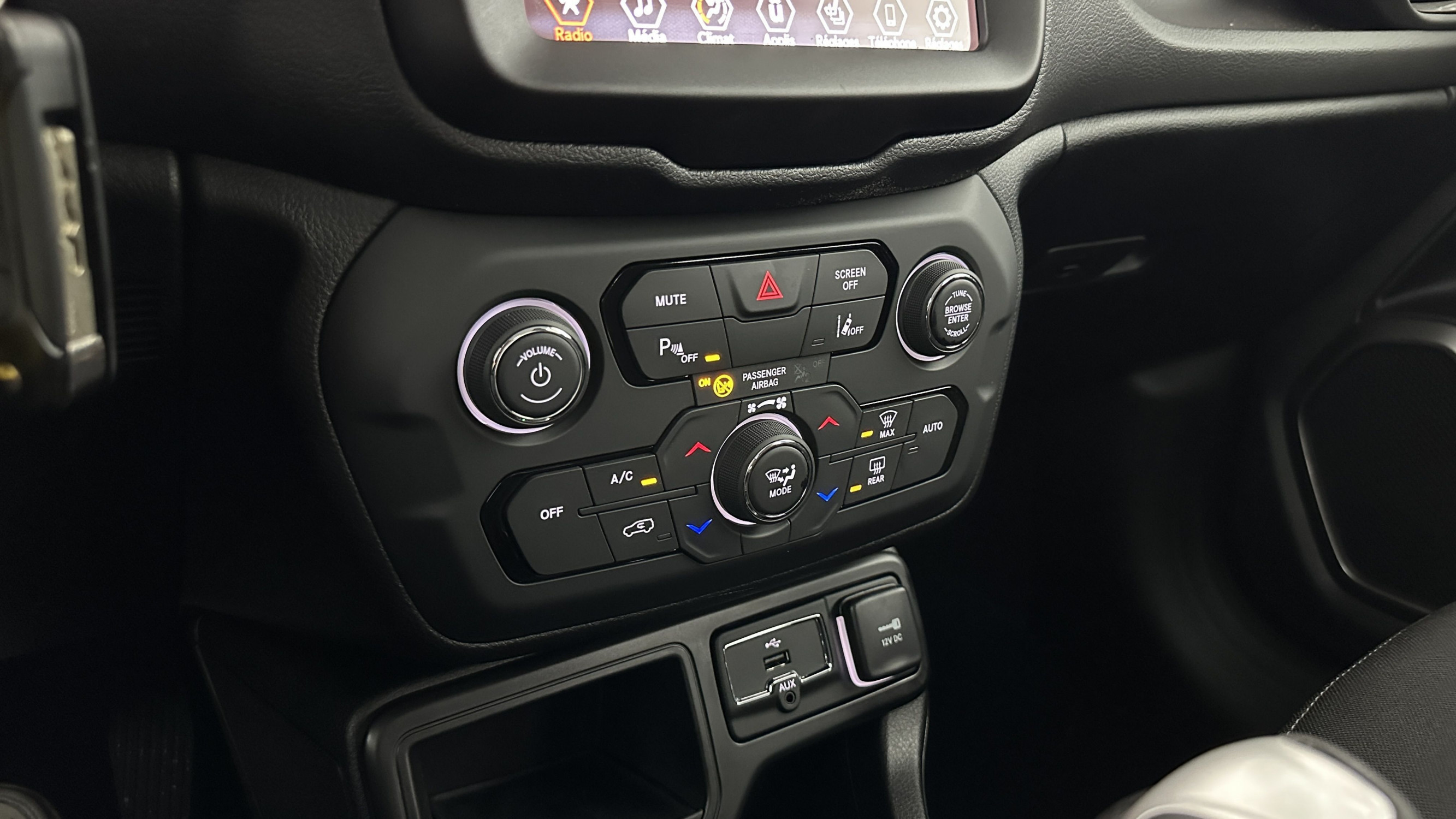 Vente en ligne Jeep Renegade RENEGADE 1.5 Turbo T4 130ch Limited e-Hybrid BVR7 au prix de 25 900 €
