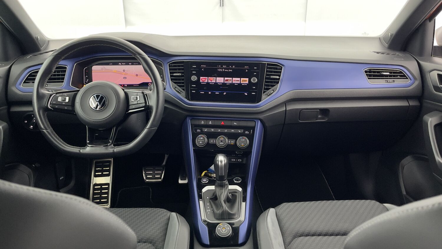 Vente en ligne Volkswagen T-Roc T-ROC 2.0 TSI 300ch R 4Motion DSG7 au prix de 31 600 €