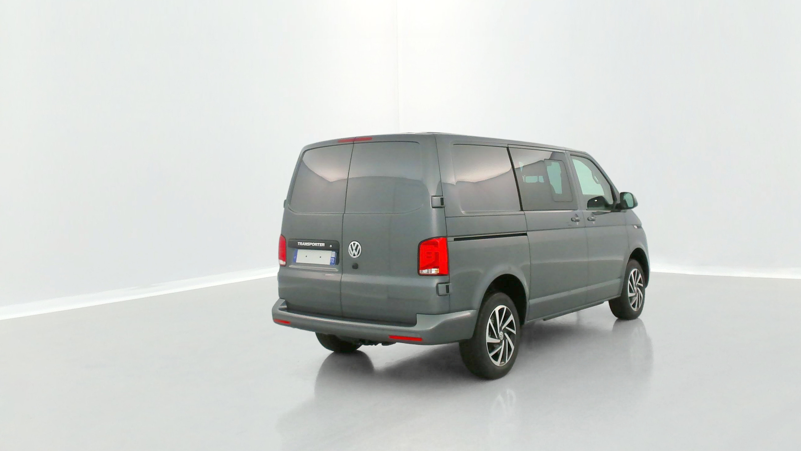 Vente en ligne Volkswagen Transporter TRANSPORTER T 6.1 PROCAB L1 2.0 TDI 150ch Business Plus DSG7 au prix de 55 040 €
