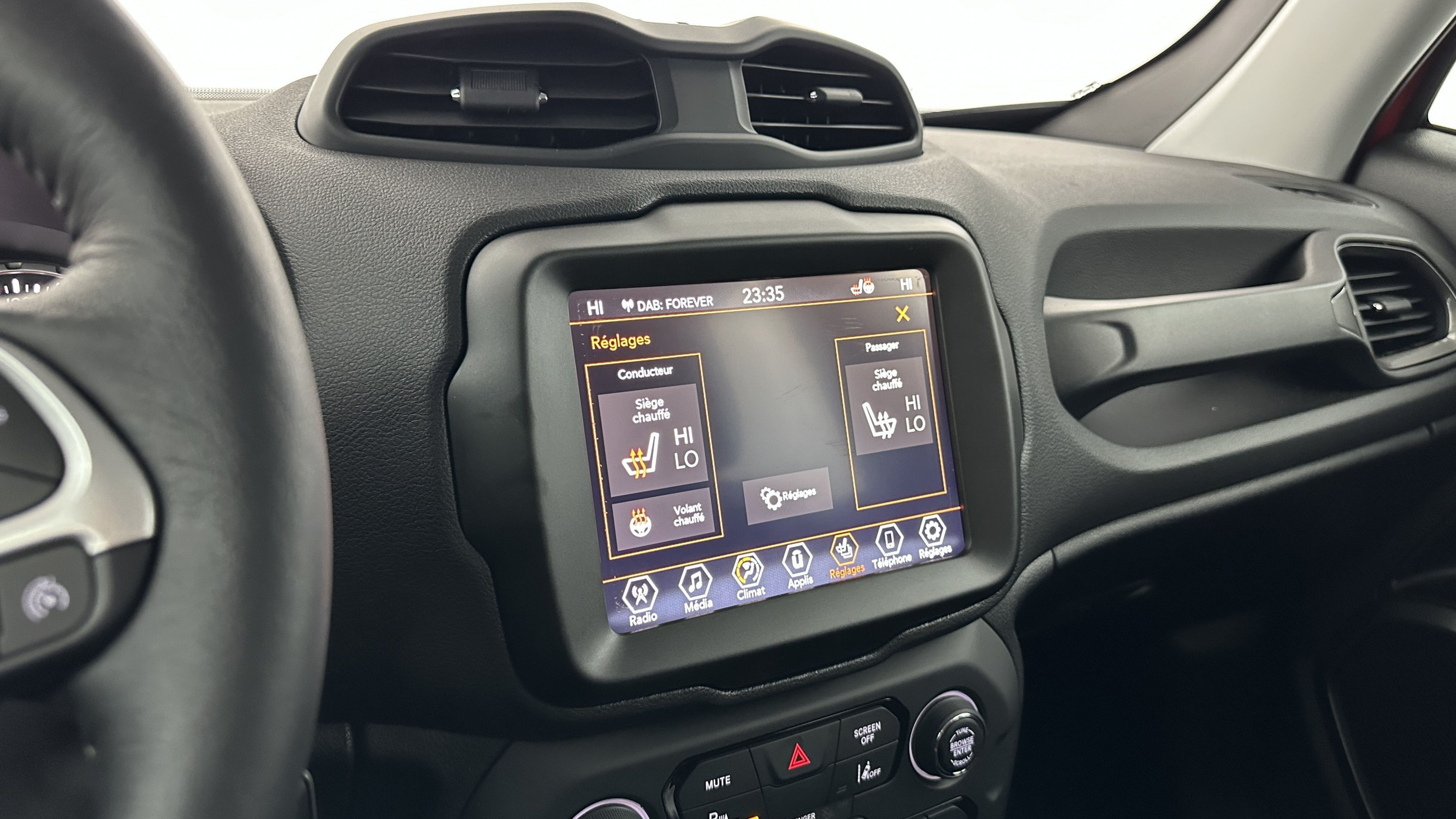 Vente en ligne Jeep Renegade RENEGADE 1.5 Turbo T4 130ch Limited e-Hybrid BVR7 au prix de 25 900 €