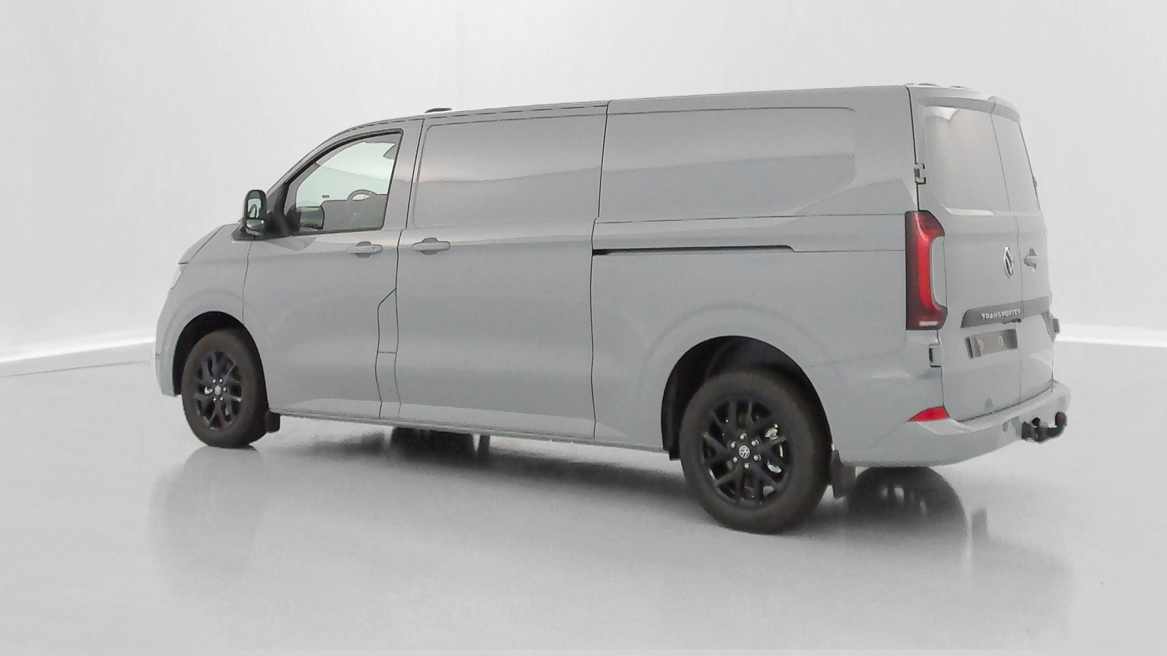 Vente en ligne Volkswagen Transporter TRANSPORTER T7 L2H1 2.0 TDI 150ch Business BVA8 au prix de 45 440 €