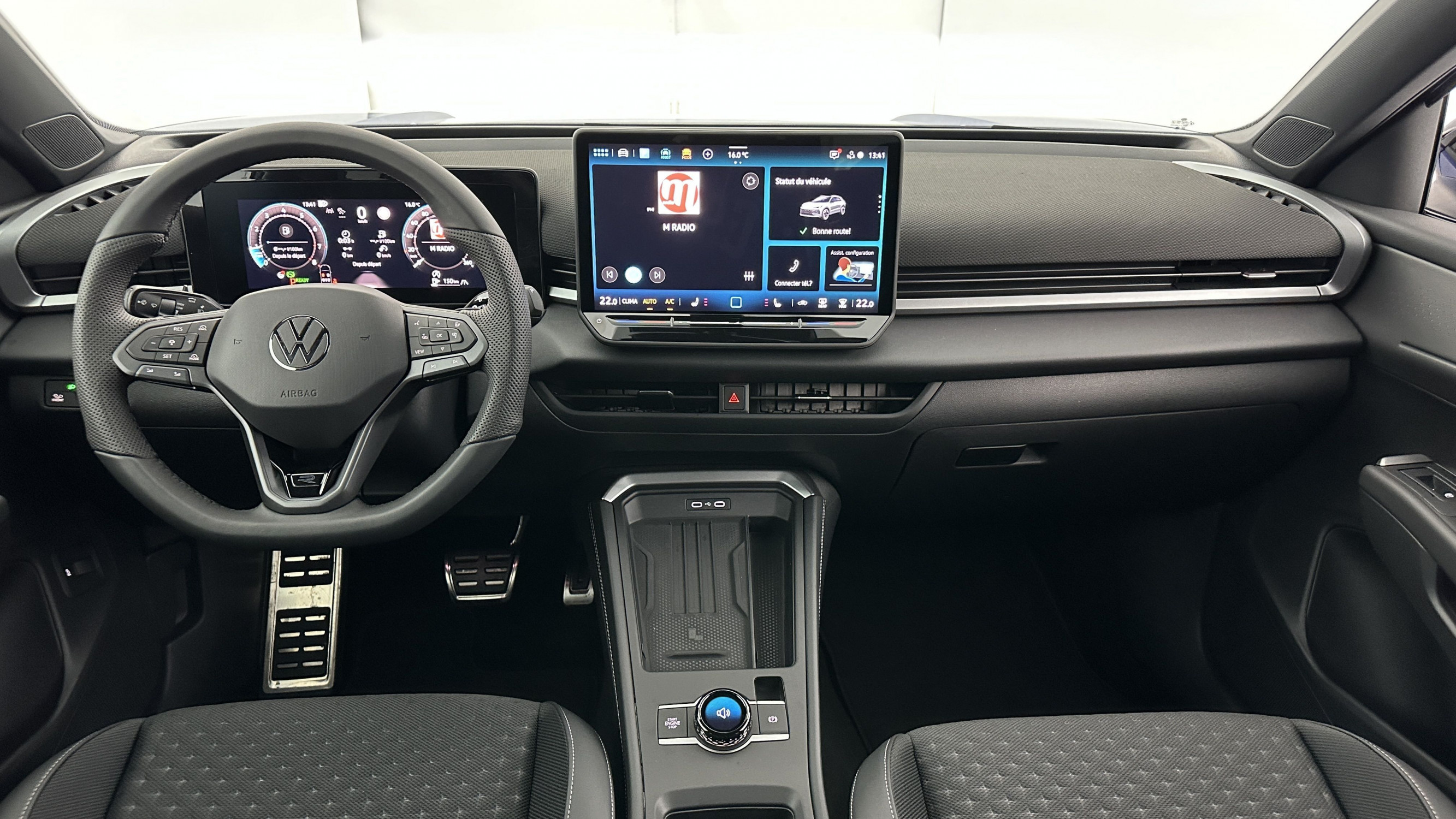 Vente en ligne Volkswagen T-Roc T-ROC 1.5 eTSI EVO2 Hybrid 150ch R-Line DSG7 au prix de 38 110 €