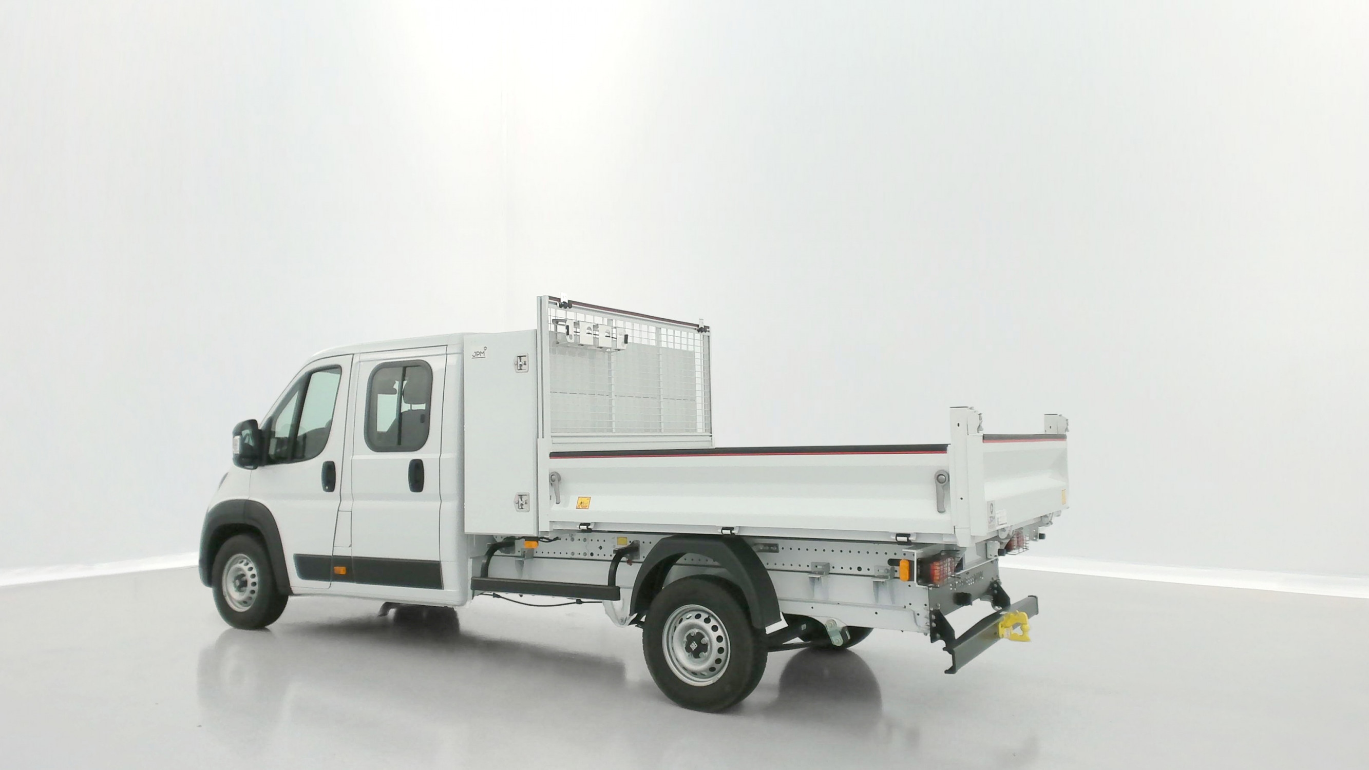 Vente en ligne Fiat Ducato Fourgon DUCATO CA L4 3.5t Maxi 2.2 180ch Heavy Duty Benne Aluminium + Coffre JPM au prix de 42 200 €