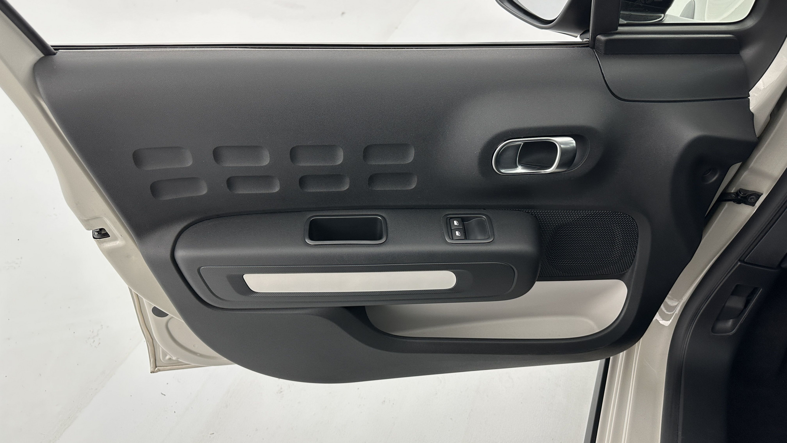 Vente en ligne Citroën C3 C3 1.2 PureTech 83ch Feel Pack au prix de 19 520 €