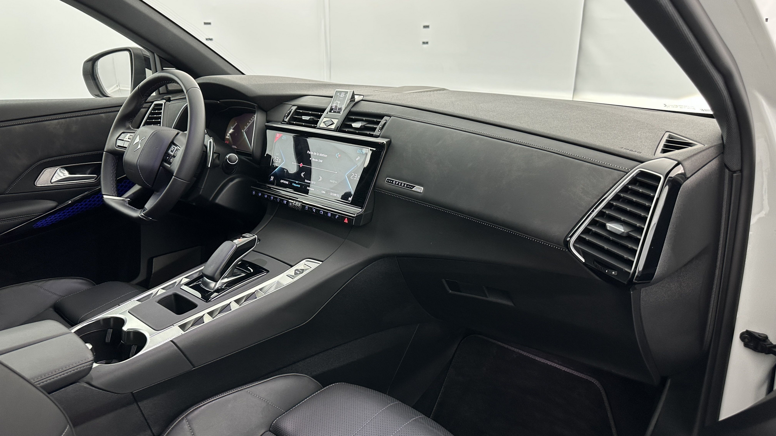 Vente en ligne Ds DS7 Crossback DS7 CROSSBACK 1.6 Hybride E-Tense 300 EAT8 4x4 Rivoli au prix de 45 320 €