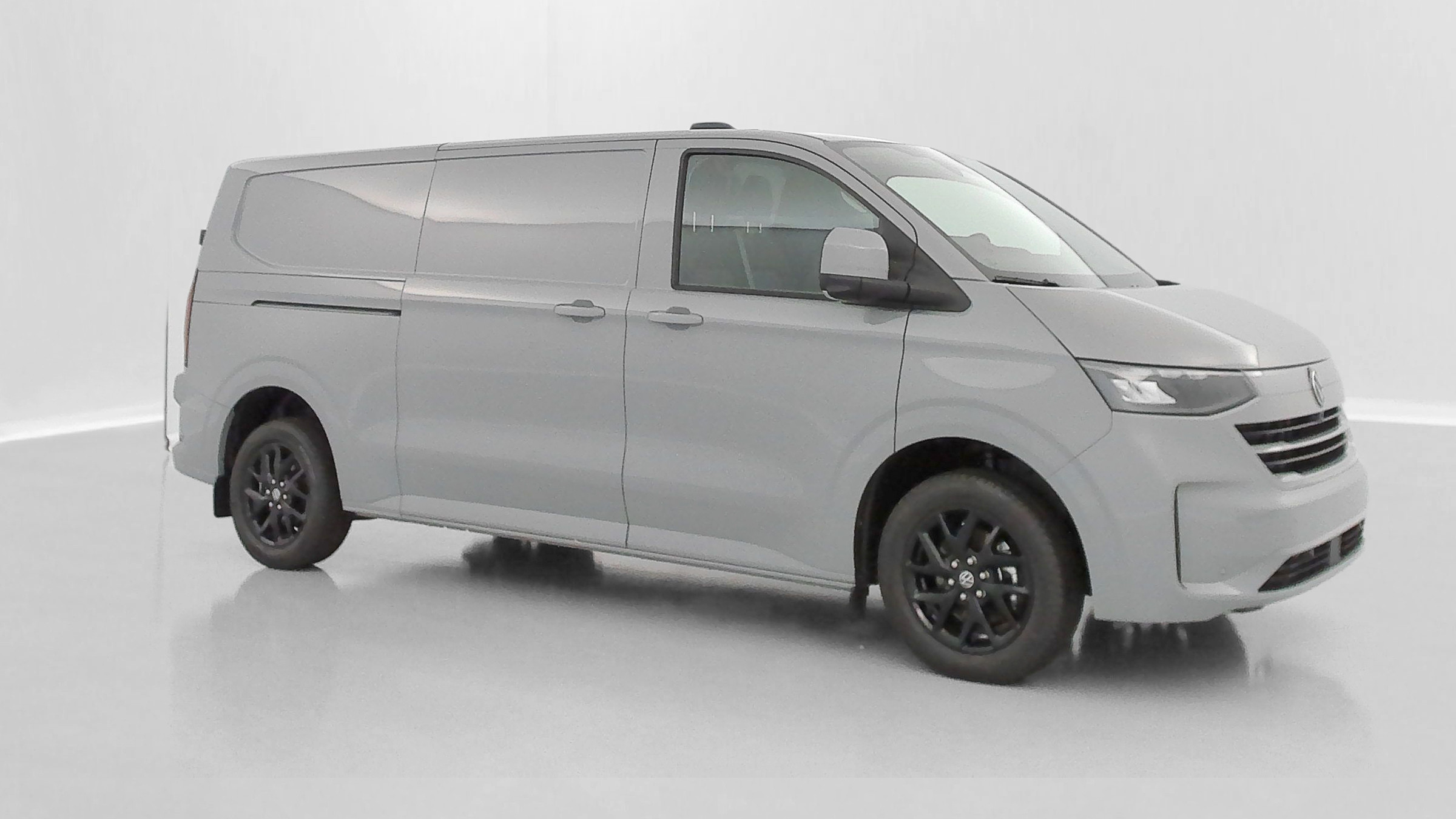 Vente en ligne Volkswagen Transporter TRANSPORTER T7 L2H1 2.0 TDI 150ch Business BVA8 au prix de 45 440 €