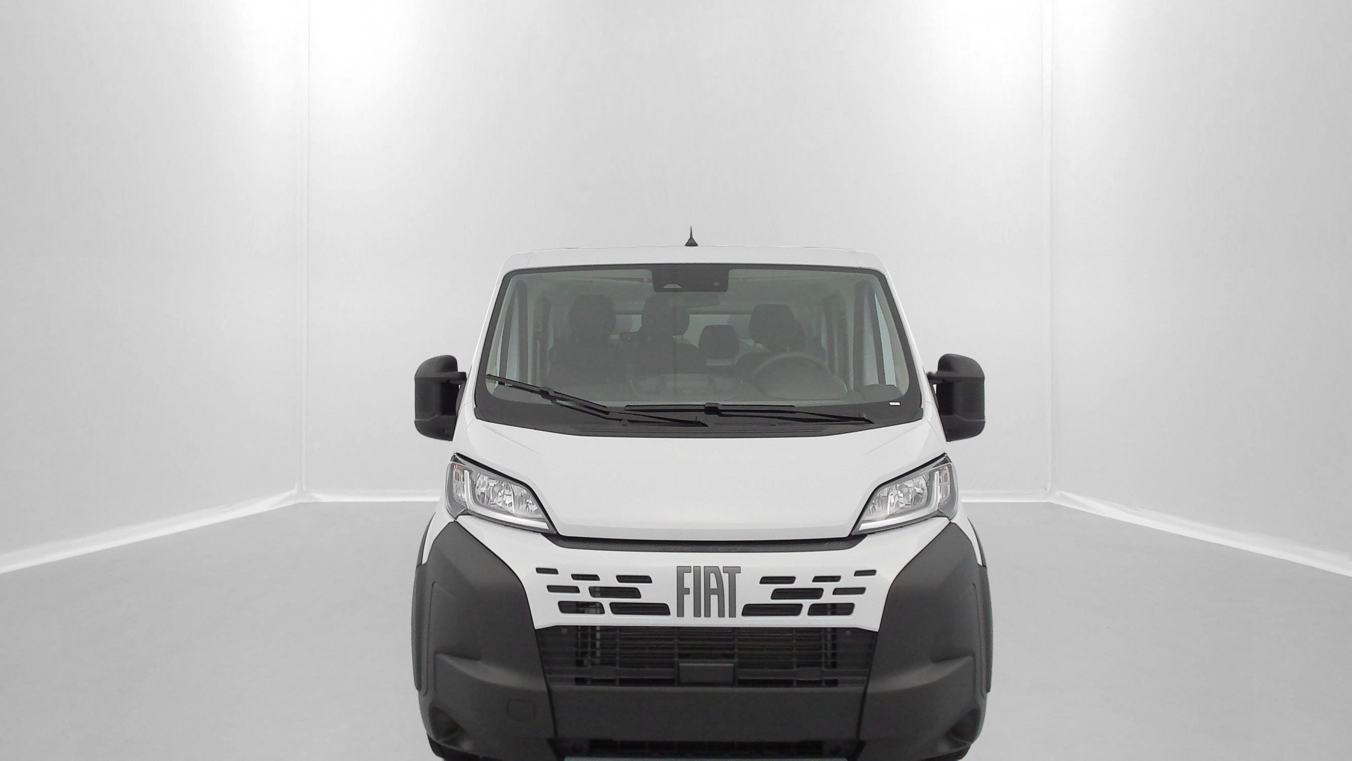 Vente en ligne Fiat Ducato Fourgon DUCATO CA L4 3.5t Maxi 2.2 180ch Heavy Duty Benne Aluminium + Coffre JPM au prix de 42 200 €