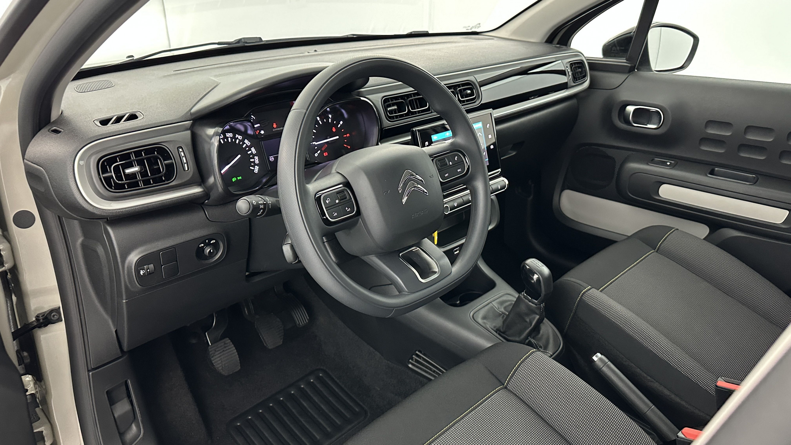 Vente en ligne Citroën C3 C3 1.2 PureTech 83ch Feel Pack au prix de 19 520 €