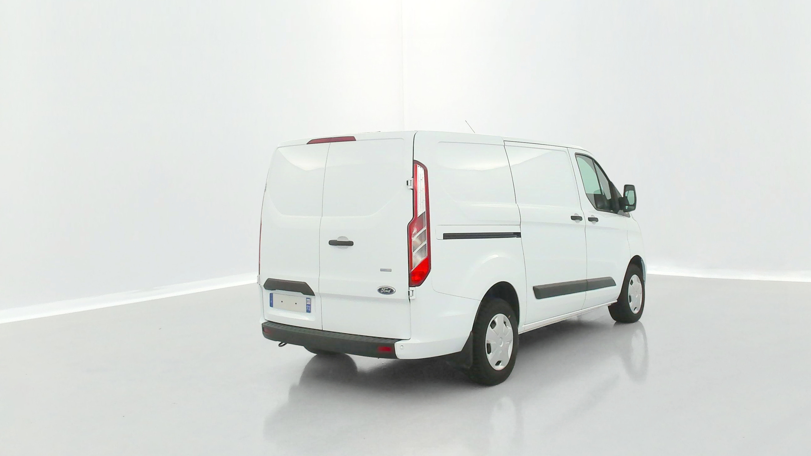 Vente en ligne Ford Transit Custom TRANSIT CUSTOM 280 L1H1 2.0 Ecoblue 105ch Trend Business au prix de 17 480 €