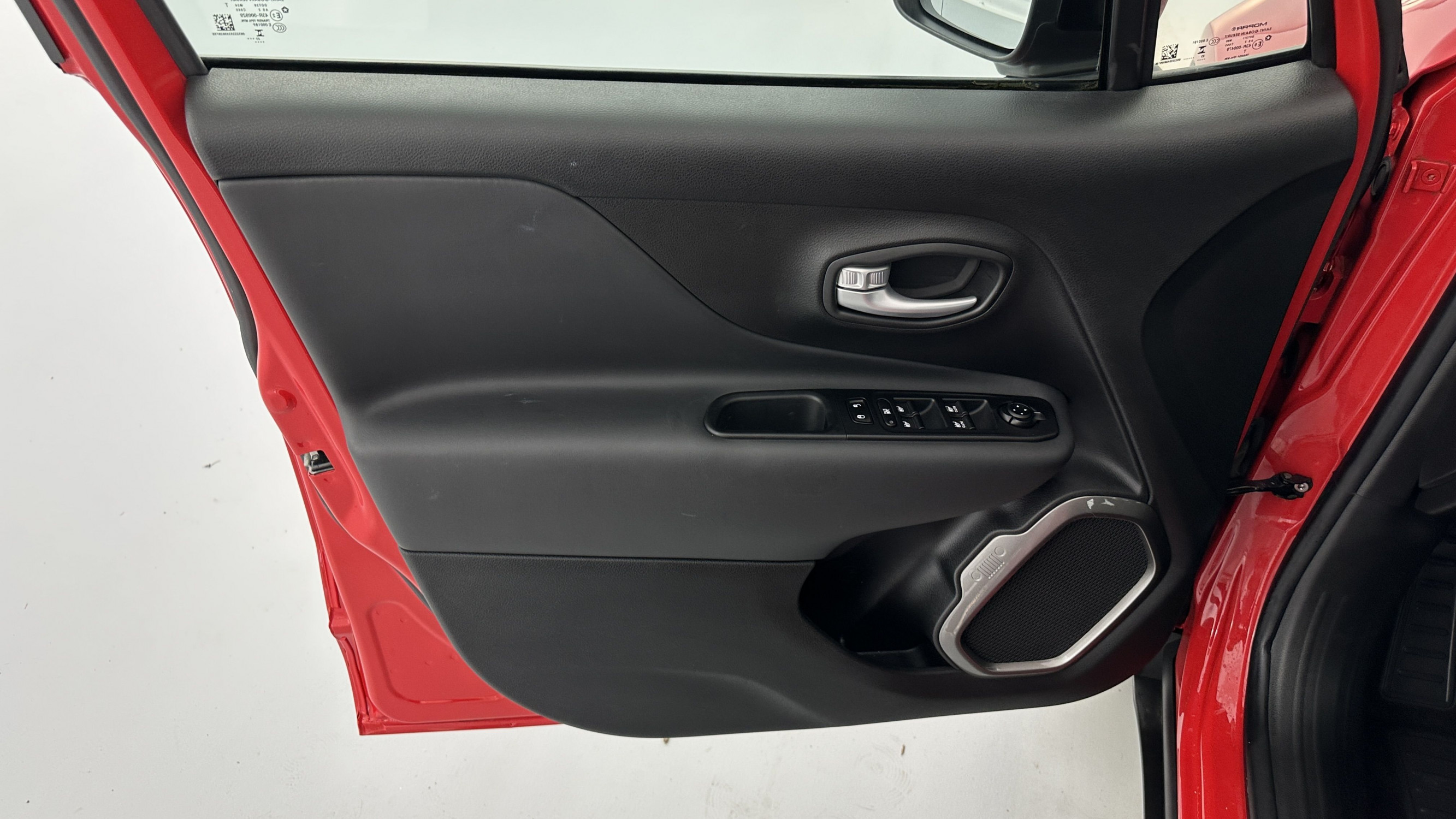 Vente en ligne Jeep Renegade RENEGADE 1.5 Turbo T4 130ch Limited e-Hybrid BVR7 au prix de 25 900 €