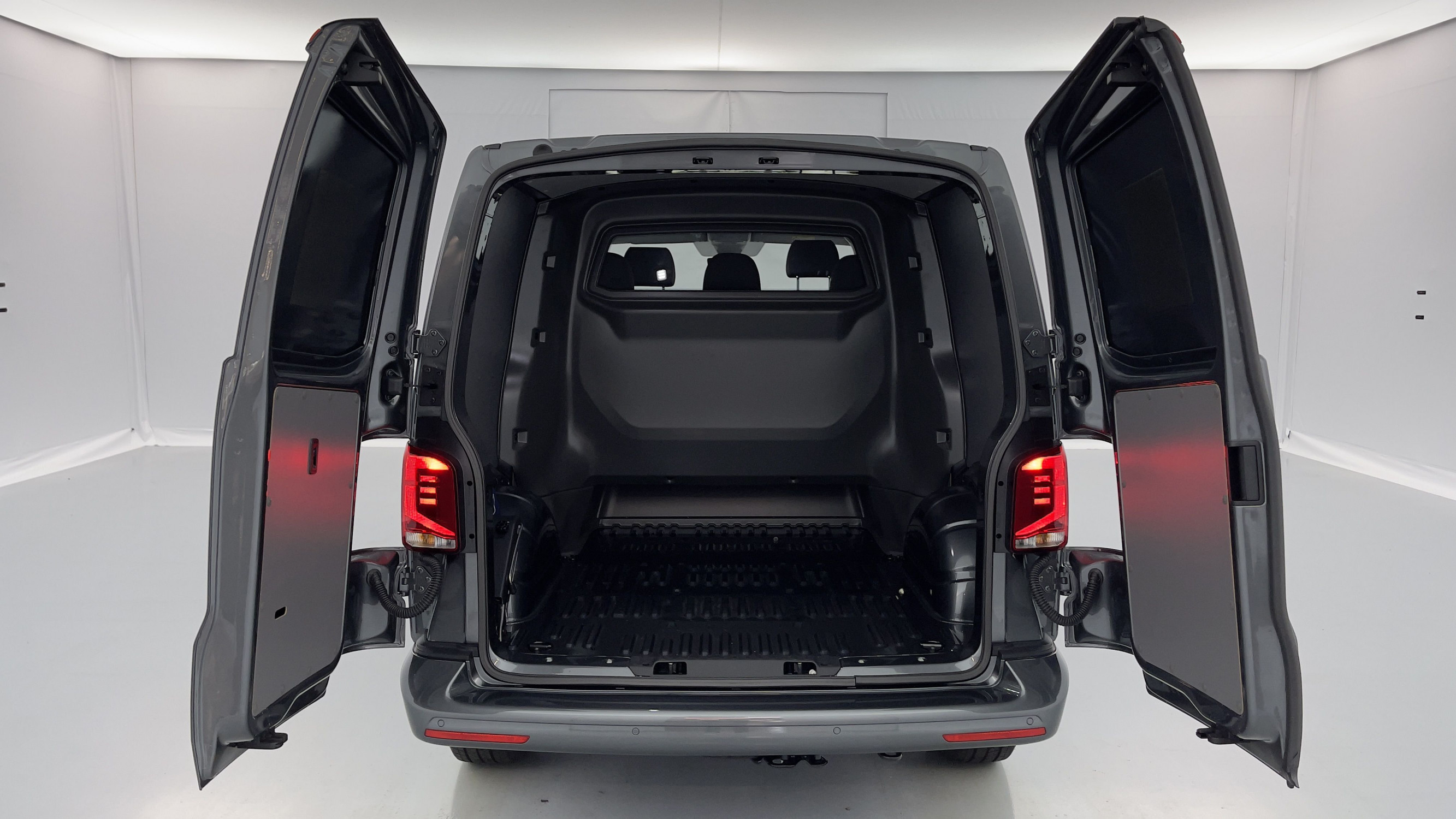 Vente en ligne Volkswagen Transporter TRANSPORTER T 6.1 PROCAB L1 2.0 TDI 150ch Business Plus DSG7 au prix de 55 040 €