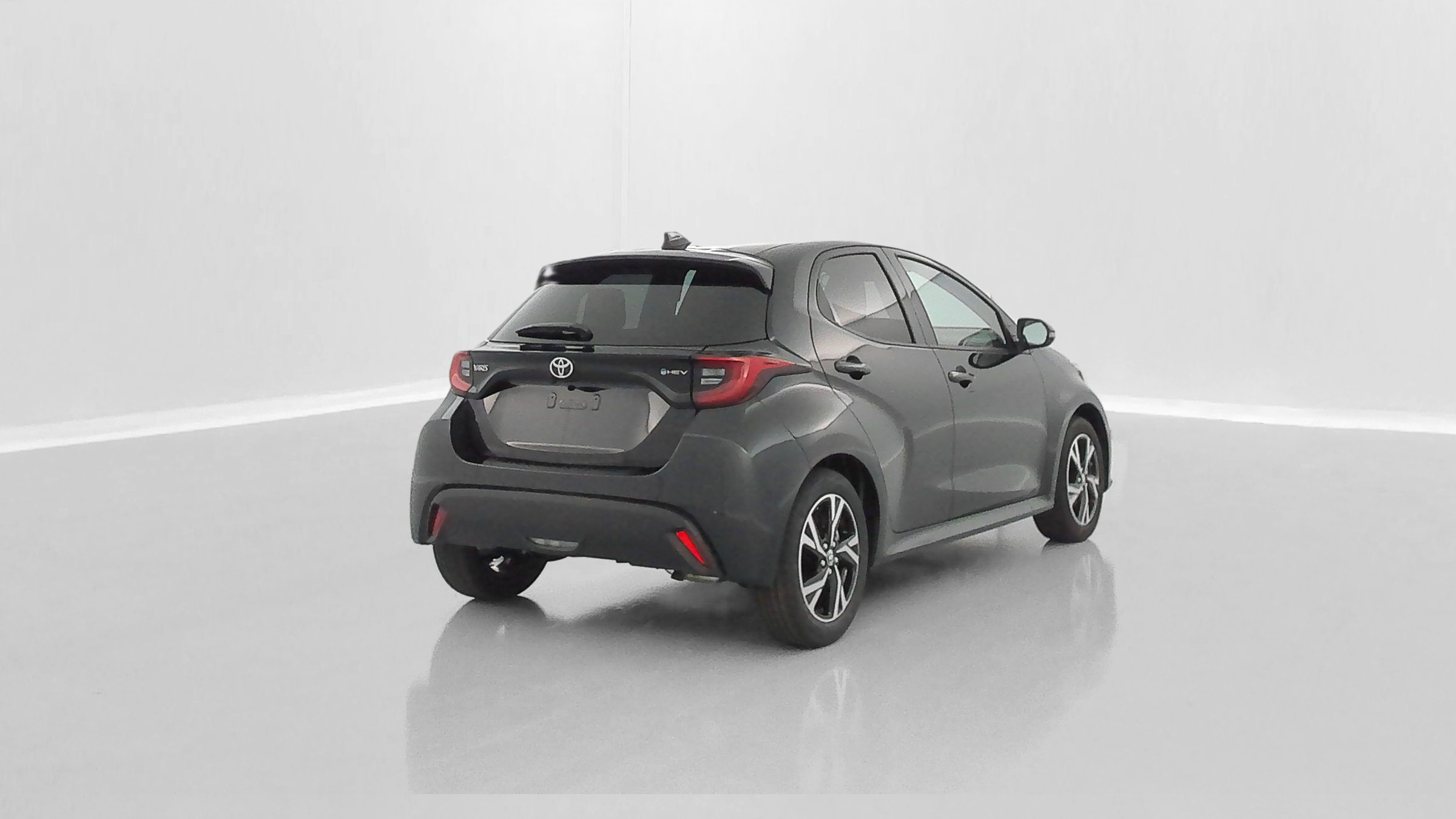 Vente en ligne Toyota Yaris YARIS  IV Hybride 116ch Design e-CVT au prix de 23 900 €