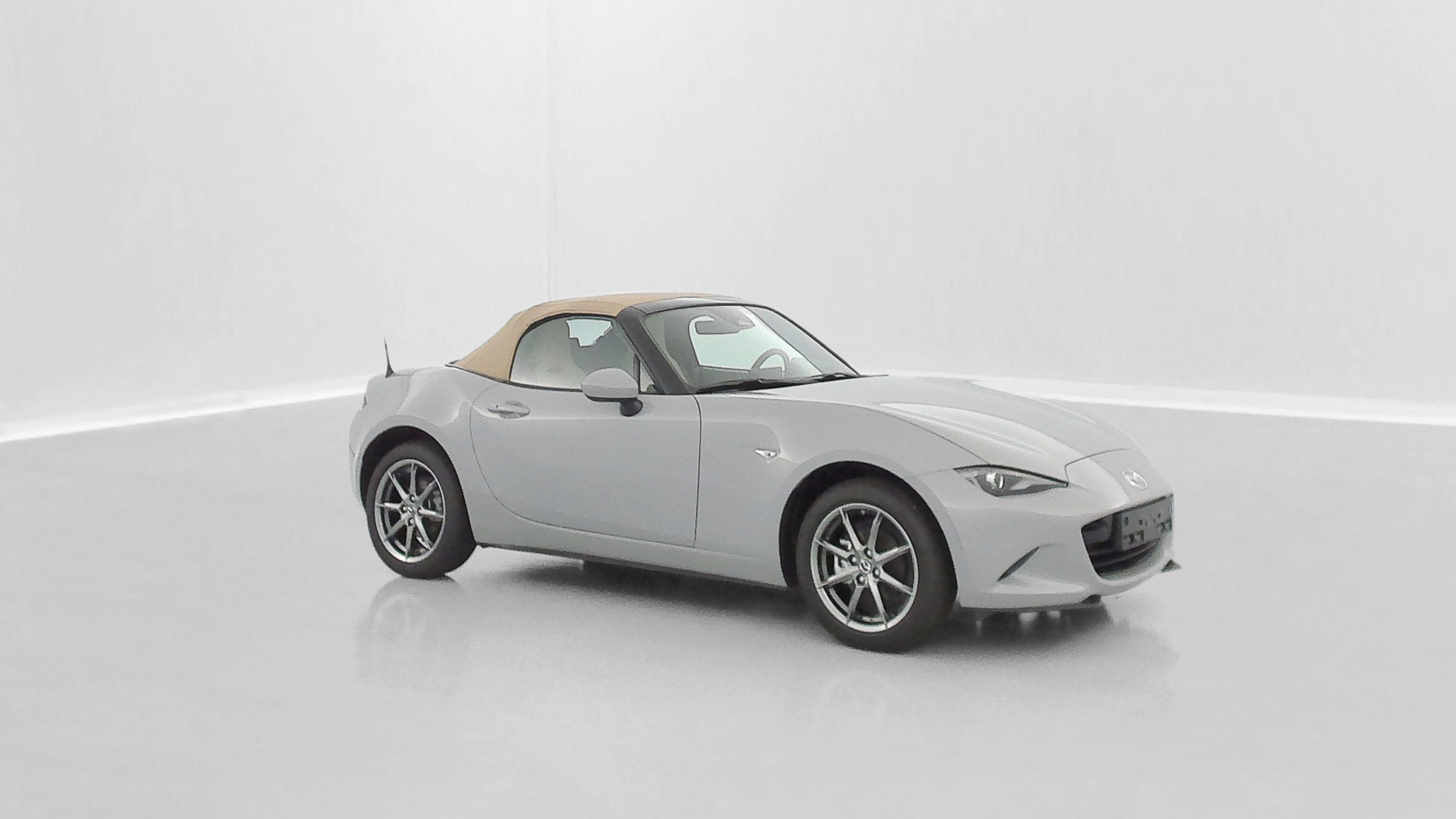 Vente en ligne Mazda MX-5 MX-5 ROADSTER 1.5 SKYACTIV-G 132ch Kazari au prix de 35 710 €