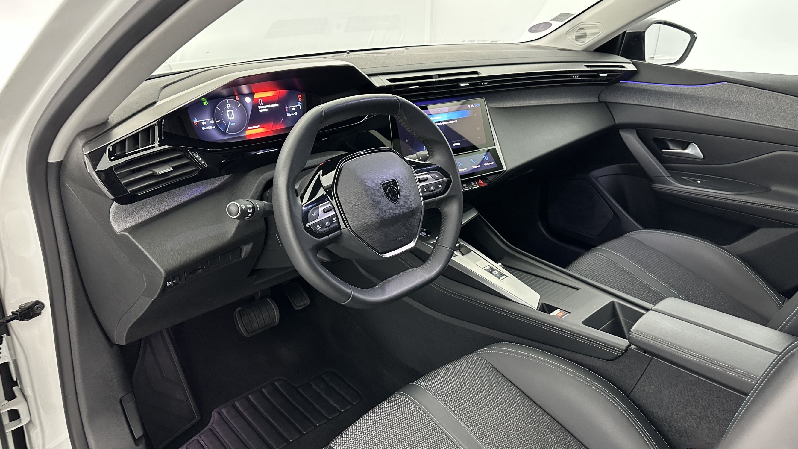 Vente en ligne Peugeot 308 308 III 1.2 Puretech 130ch Allure Pack EAT8 au prix de 21 080 €
