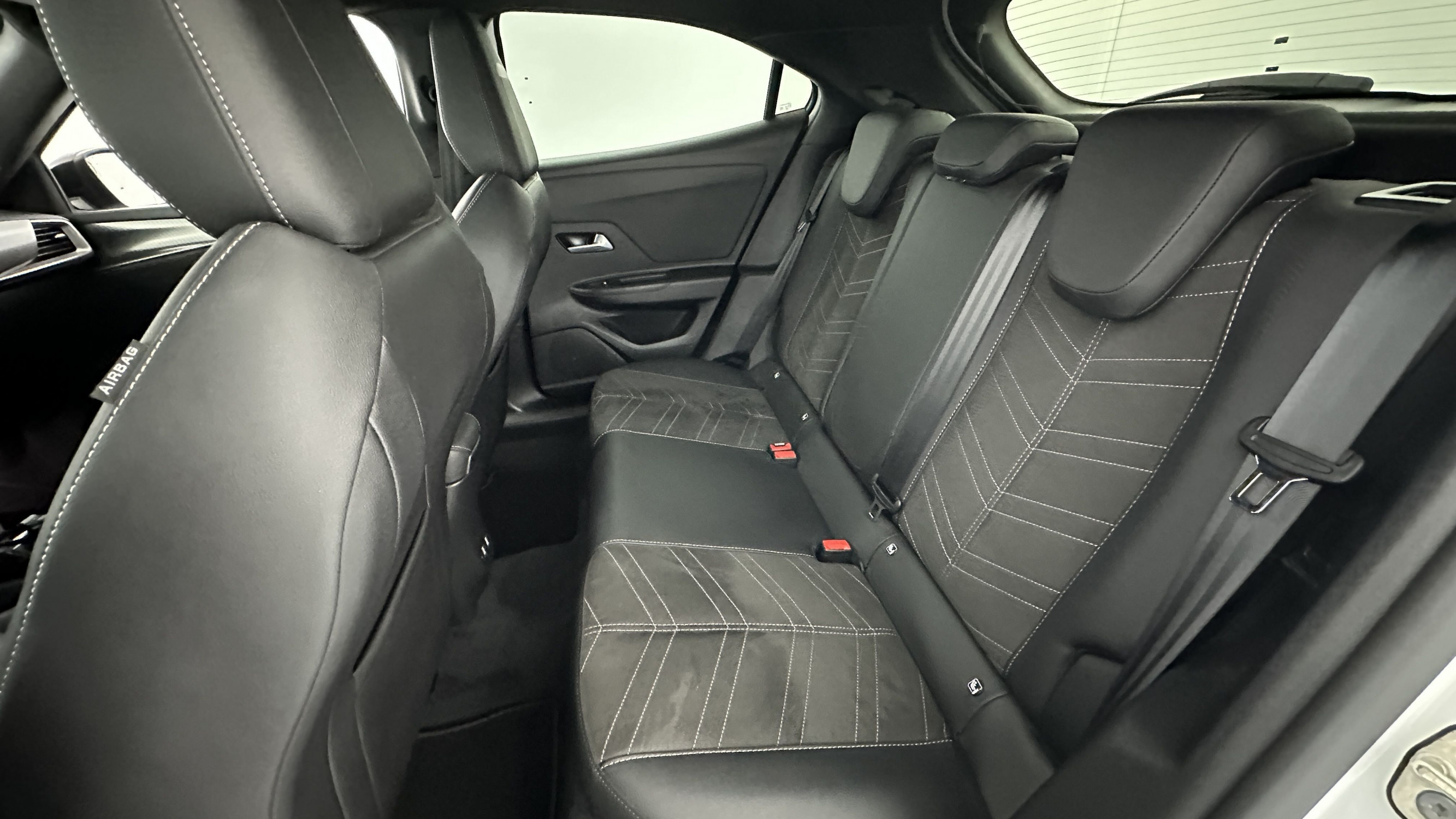Vente en ligne Opel Mokka MOKKA-E 136ch Ultimate au prix de 25 900 €