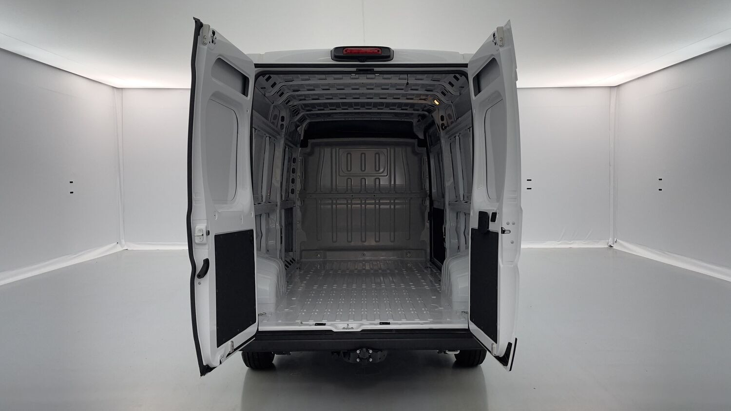 Vente en ligne Fiat Ducato Fourgon DUCATO 3.3 LH2 2.2 H3-Power 140ch Pack Pro Lounge Connect au prix de 31 880 €