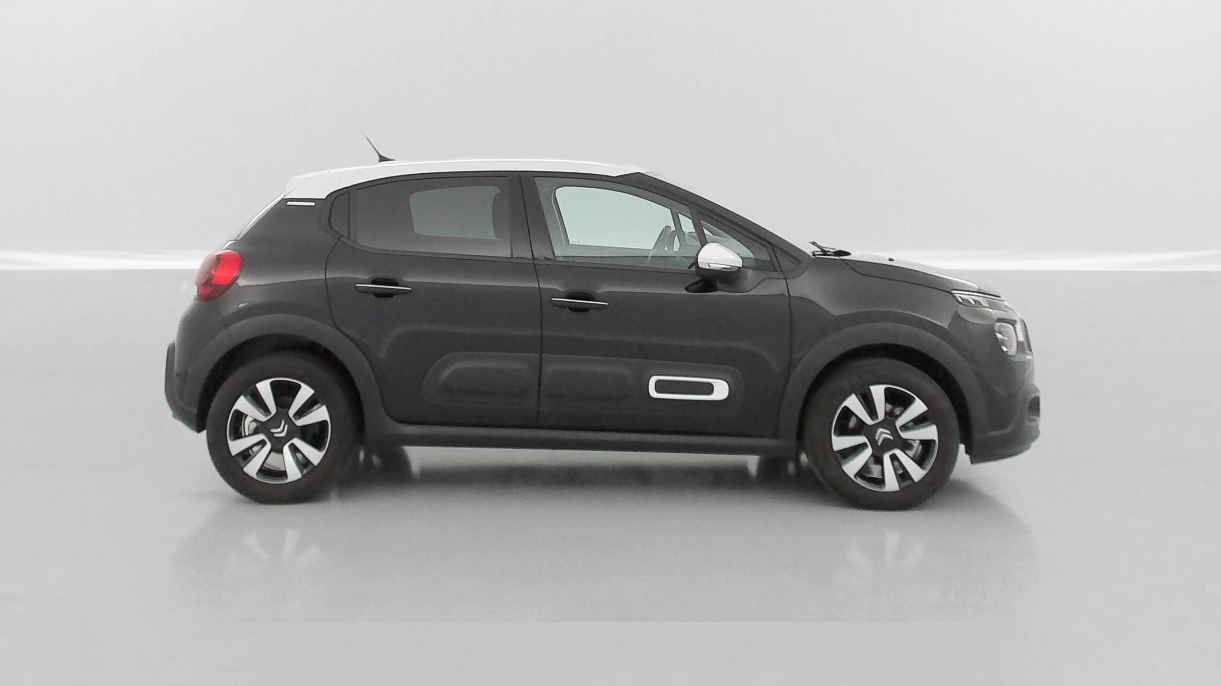 Vente en ligne Citroën C3 C3 III 1.2 PureTech 110ch Shine au prix de 16 600 €