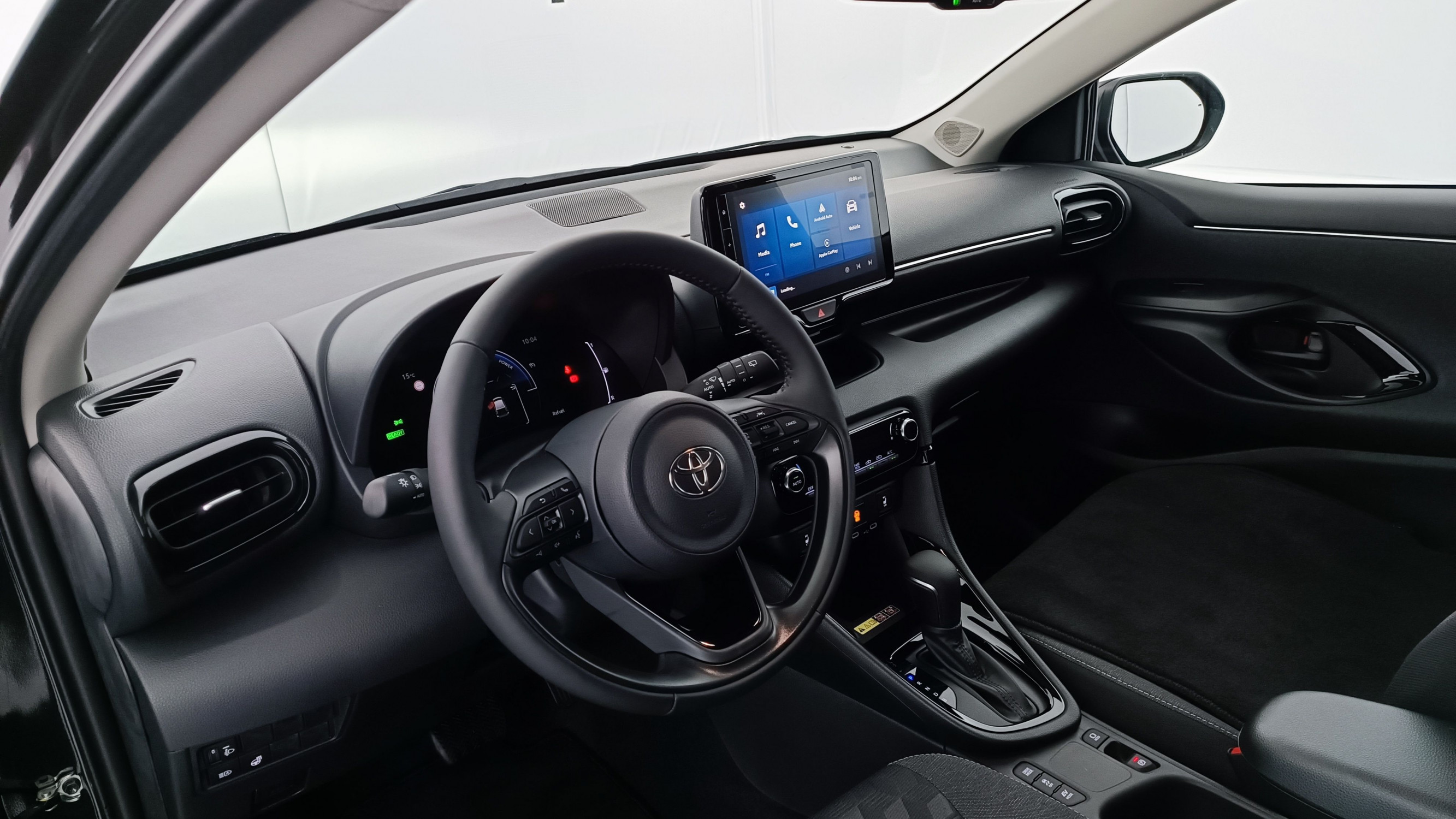 Vente en ligne Toyota Yaris YARIS  IV Hybride 116ch Design e-CVT au prix de 23 900 €