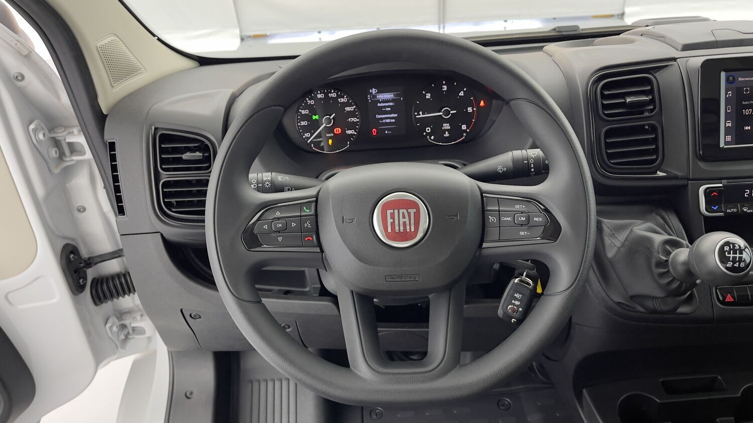 Vente en ligne Fiat Ducato Fourgon DUCATO 3.3 LH2 2.2 H3-Power 140ch Pack Pro Lounge Connect au prix de 31 880 €
