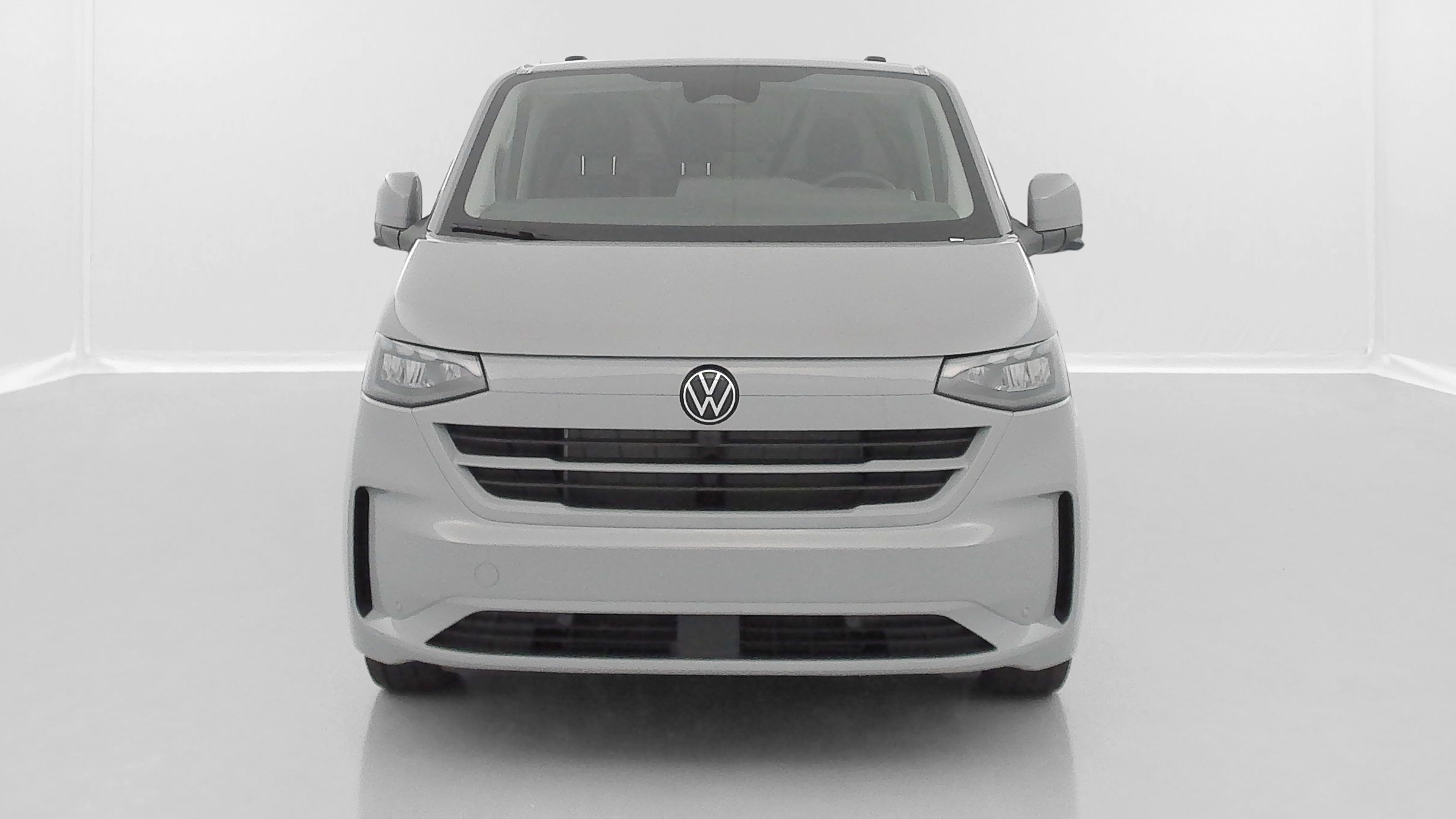 Vente en ligne Volkswagen Transporter TRANSPORTER T7 L1H1 2.0 TDI 150ch Business BVA8 au prix de 43 400 €
